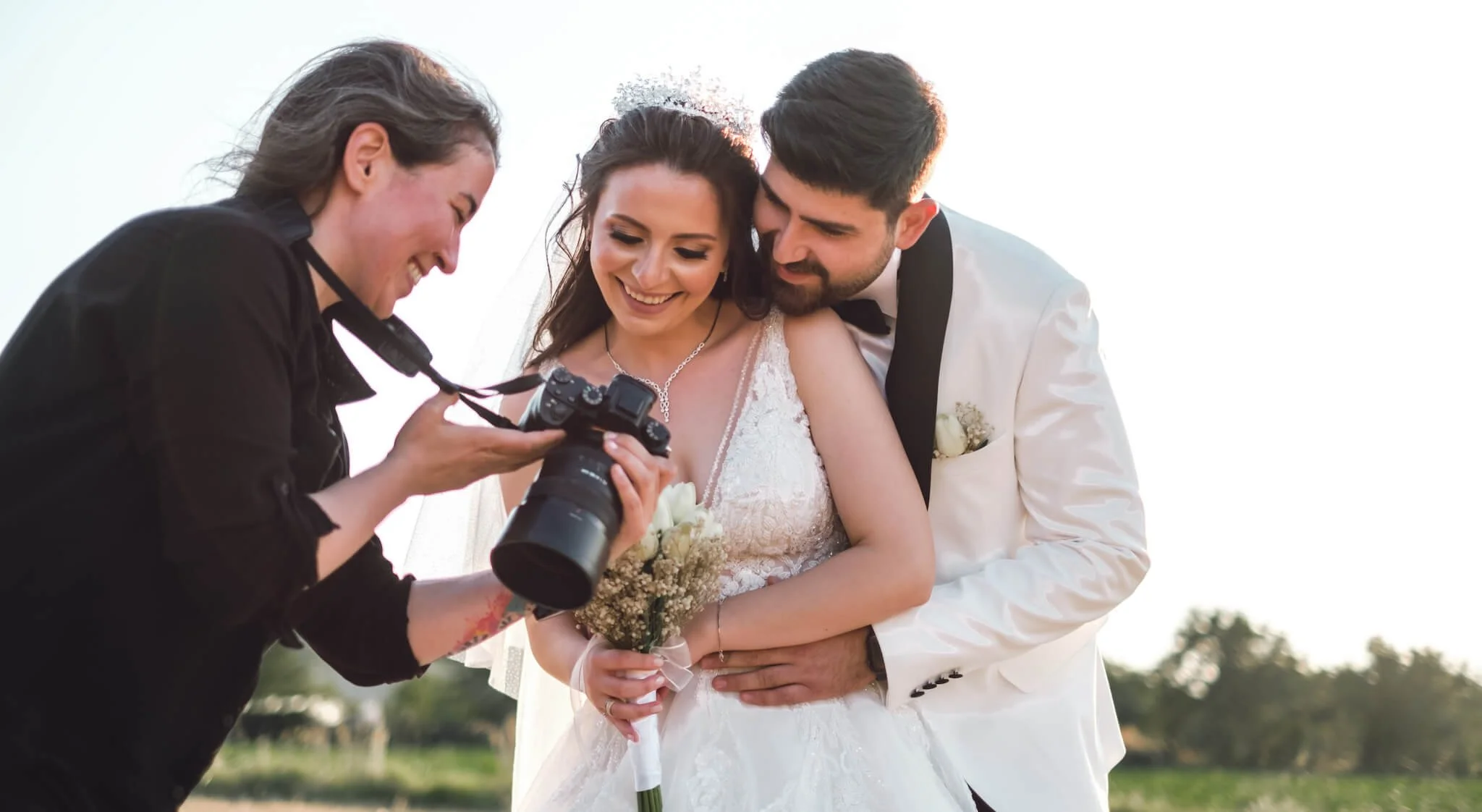 wedding-photos-does-your-photographer-legally-own-them-1335303339.jpg
