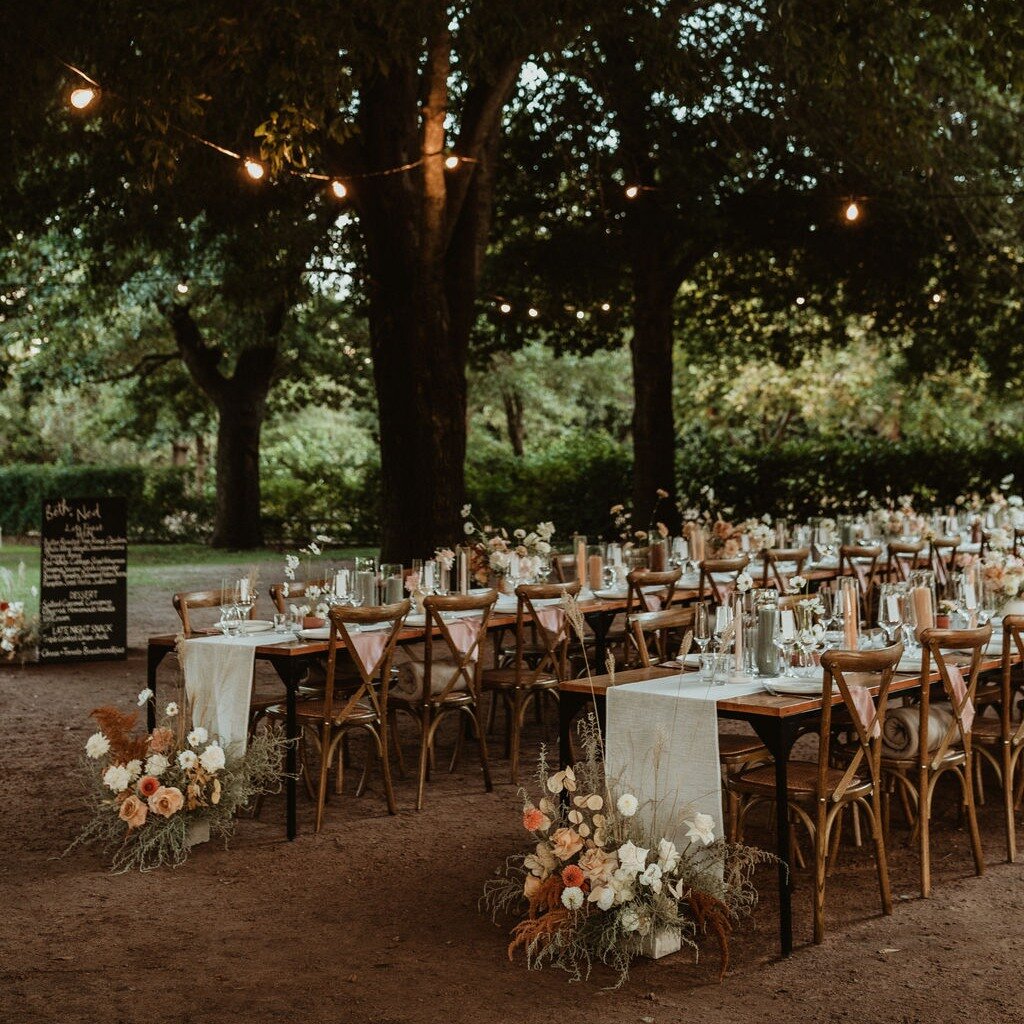 Shining Bright: The Exquisite De Meye Wine Estate (De Meye &amp; @thetable_demeye)
 
Discover why De Meye is an exceptional choice for your dream wedding:

✨ Enchanting Ambiance: Bask in the beauty of this stunning venue, where you can indulge in a c
