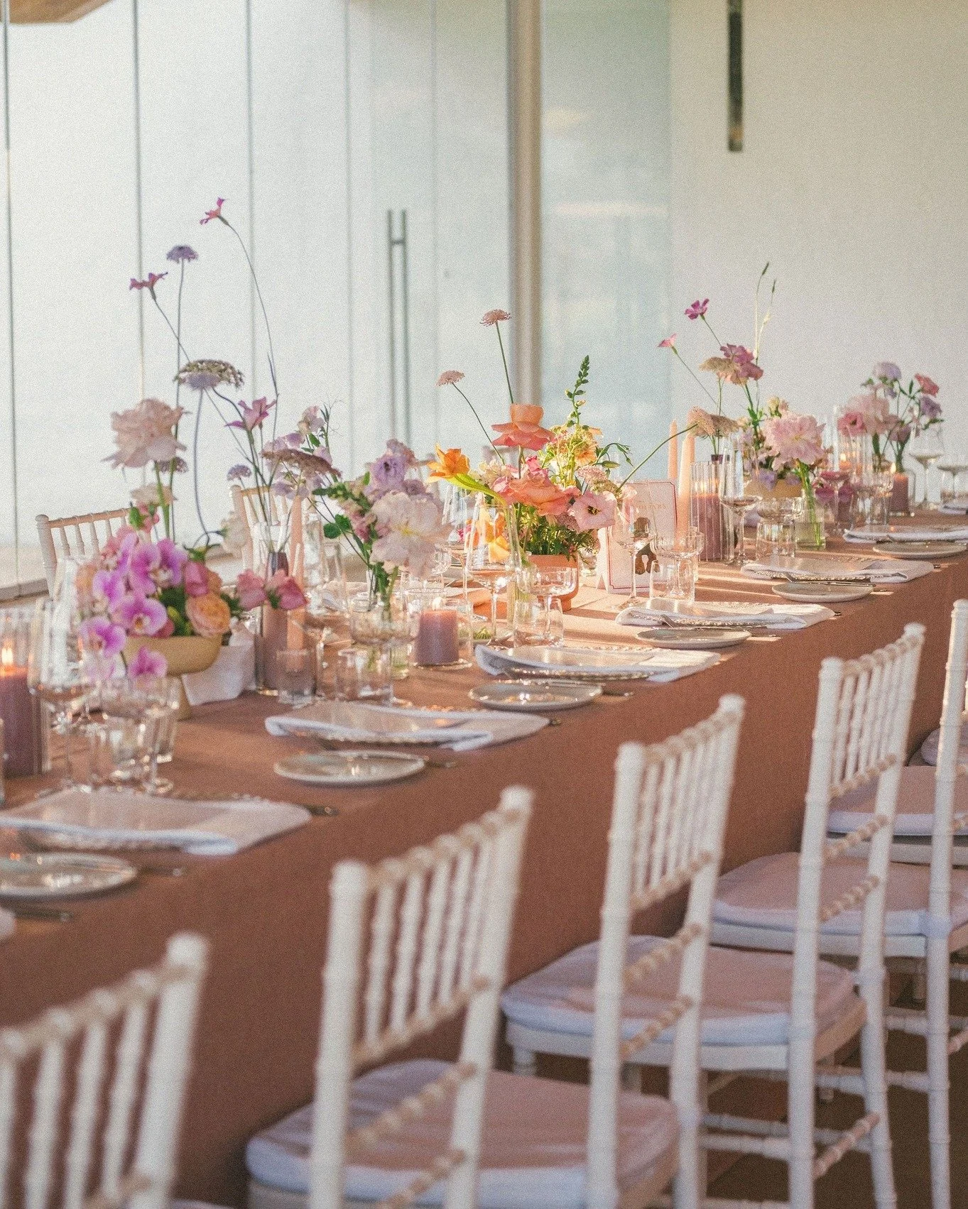 Obsessed. The palette, the details, the execution - @bouwerflowers  understood the assignment 🌈🔥