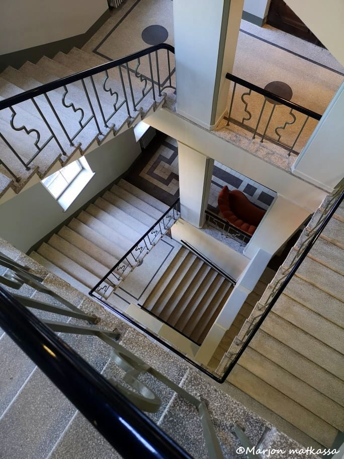 Hallway - stairway.jpg