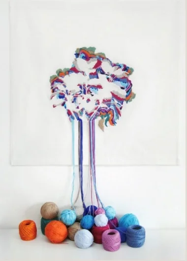 Ana Theresa Barboza Crecimiento Textile brodé de coton sur toile de coton, pelottes de coton