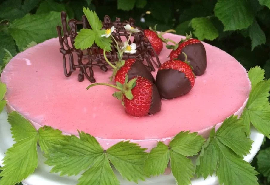 Midsommar med pannacottatårta