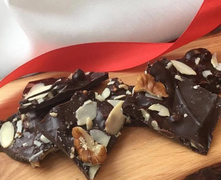 Chokladbräck med nötter &amp; flingsalt