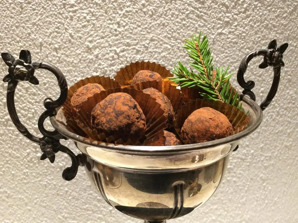 Underbara daddelbollar med pepparkakskrydda