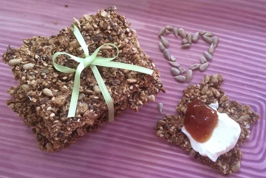 Fröknäcke med lakritspulver och havssalt