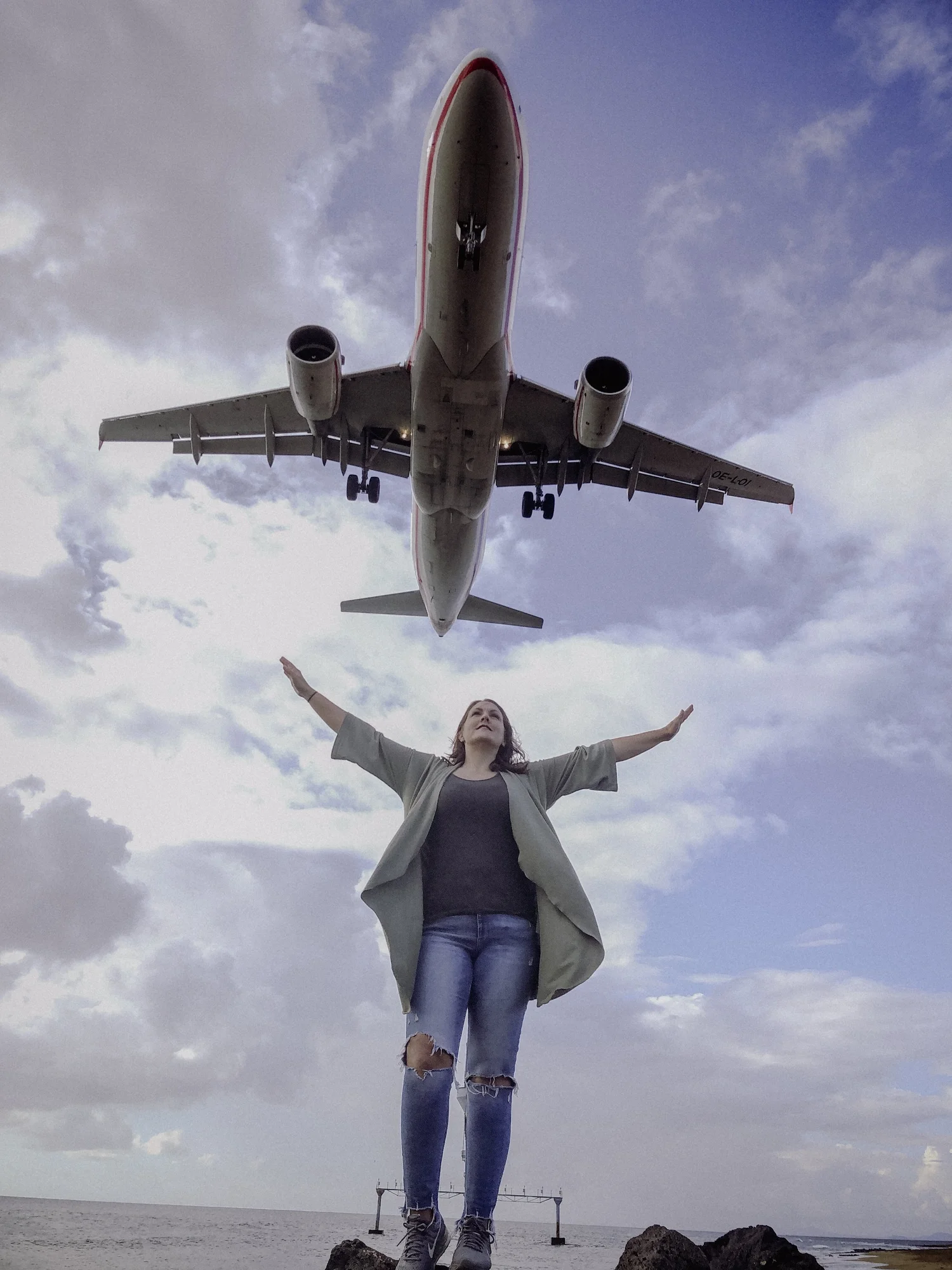 Anne Günst – Destination Wedding Fotografin, Flugzeug im Hintergrund