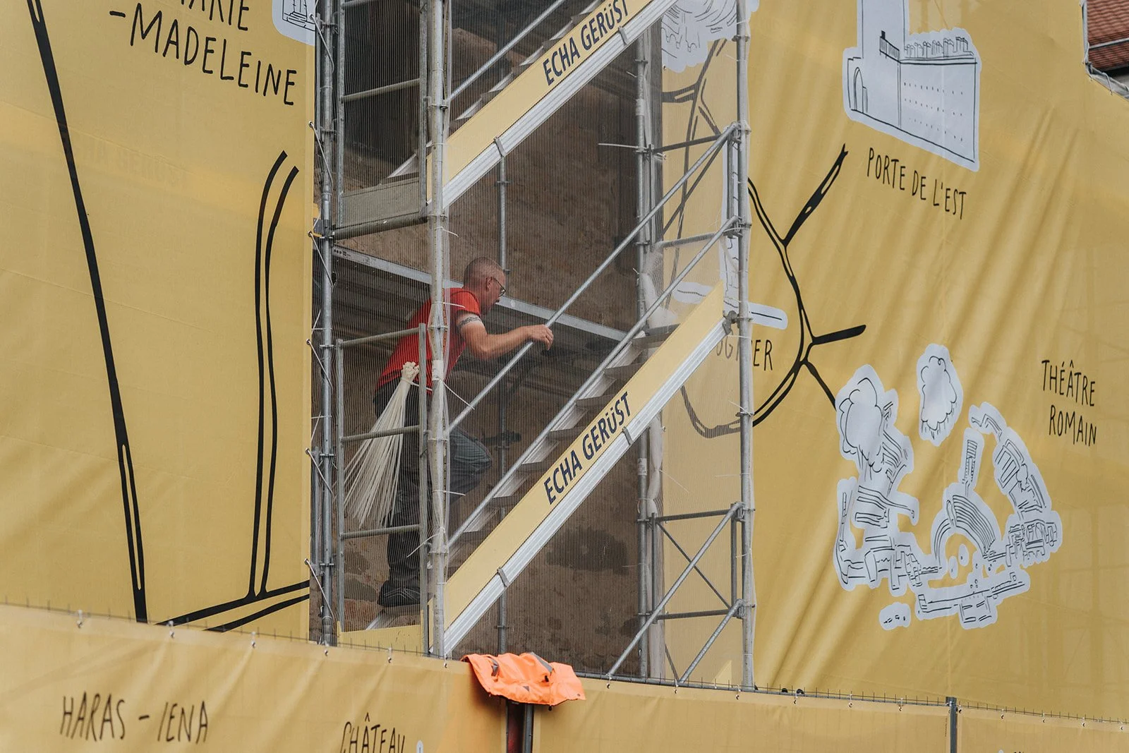 pose-bache-chantier-chateau-avenches.jpg