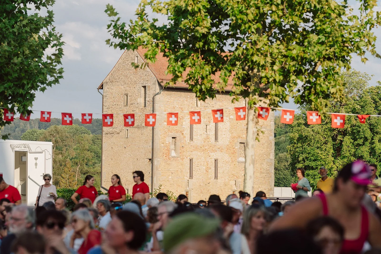 fete-nationale-1er-aout-avenches-chateau-arenes-musee-romain-nonante.ch.jpg