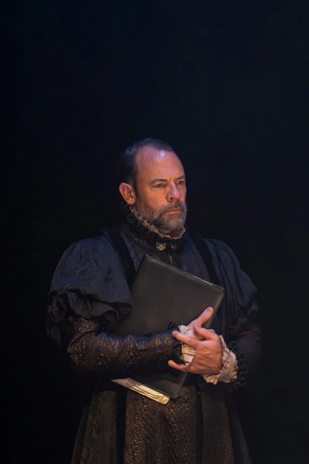 Keir-Charles-as-Polonius-in-Hamlet-at-Chichester-Festival-Theatre-PhotocEllie-Kurttz_059.jpg