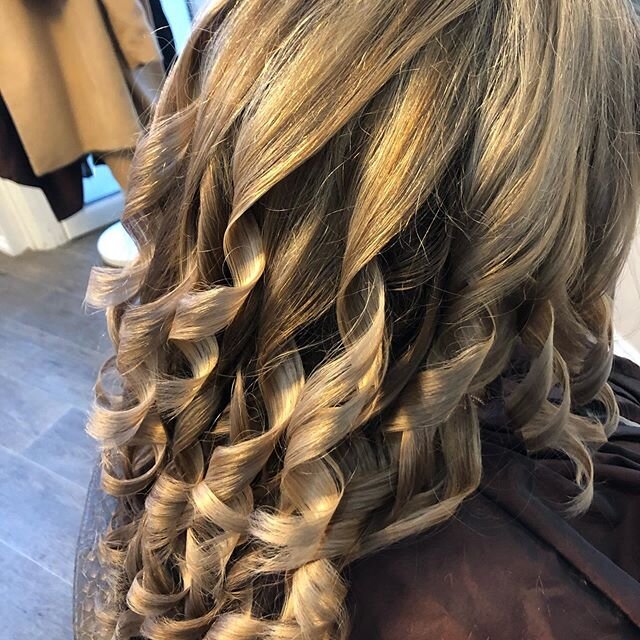 Party curls by Joanne #curls #curlsgoals #partyhairstyle