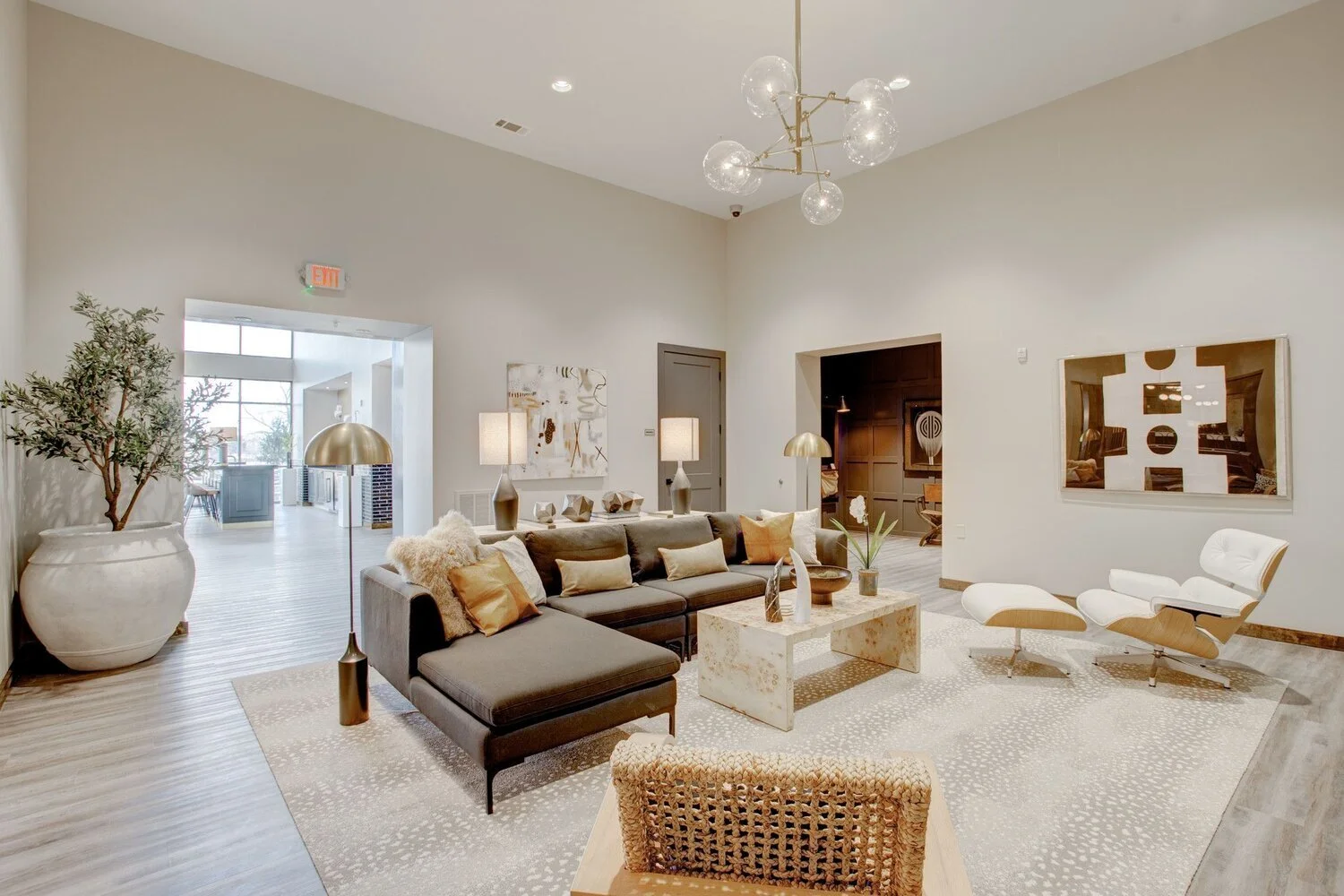 Apartments in Tulsa, OK The Cosmopolitan Lease Today