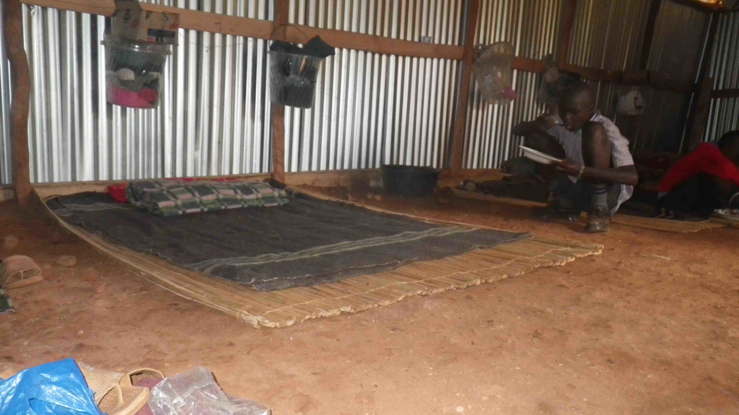 House, "Bed", Sweater, Radio