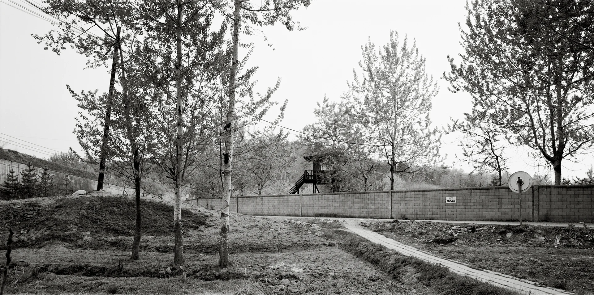 Silent Passage : sp 018 gelatin silver print, framed 30 x 60cm, 1993