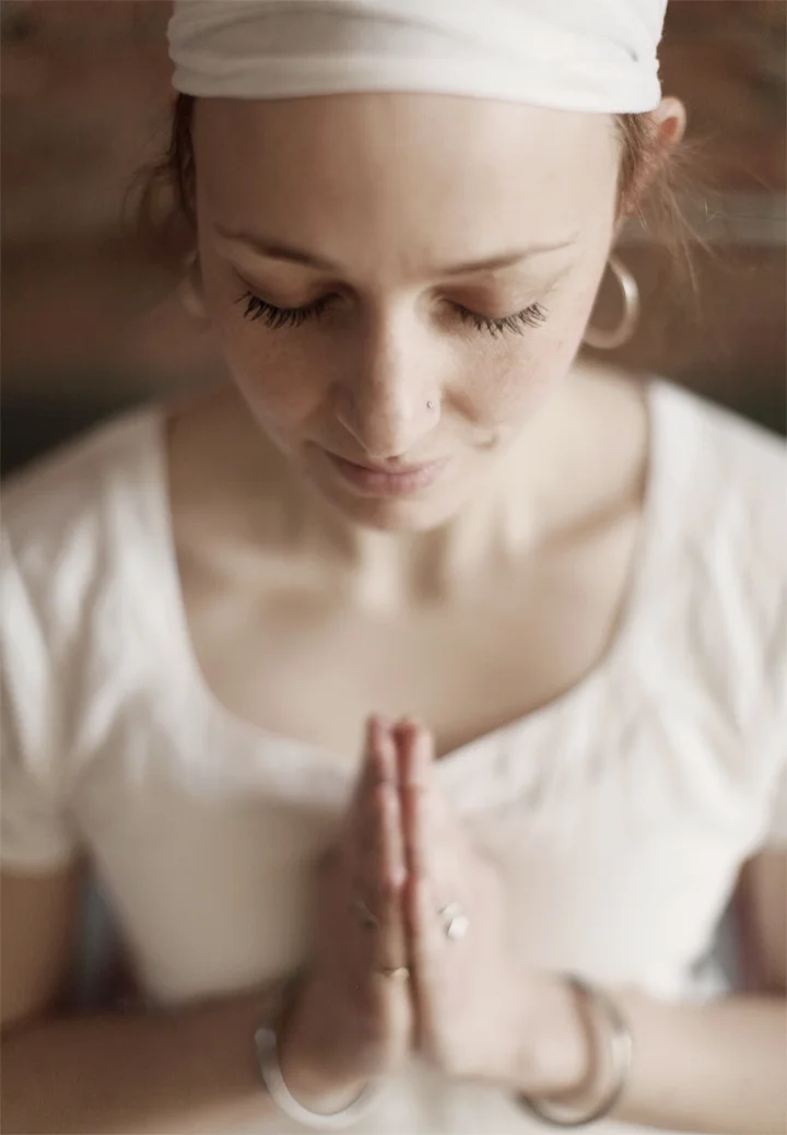SRKPrayer-rev.jpg