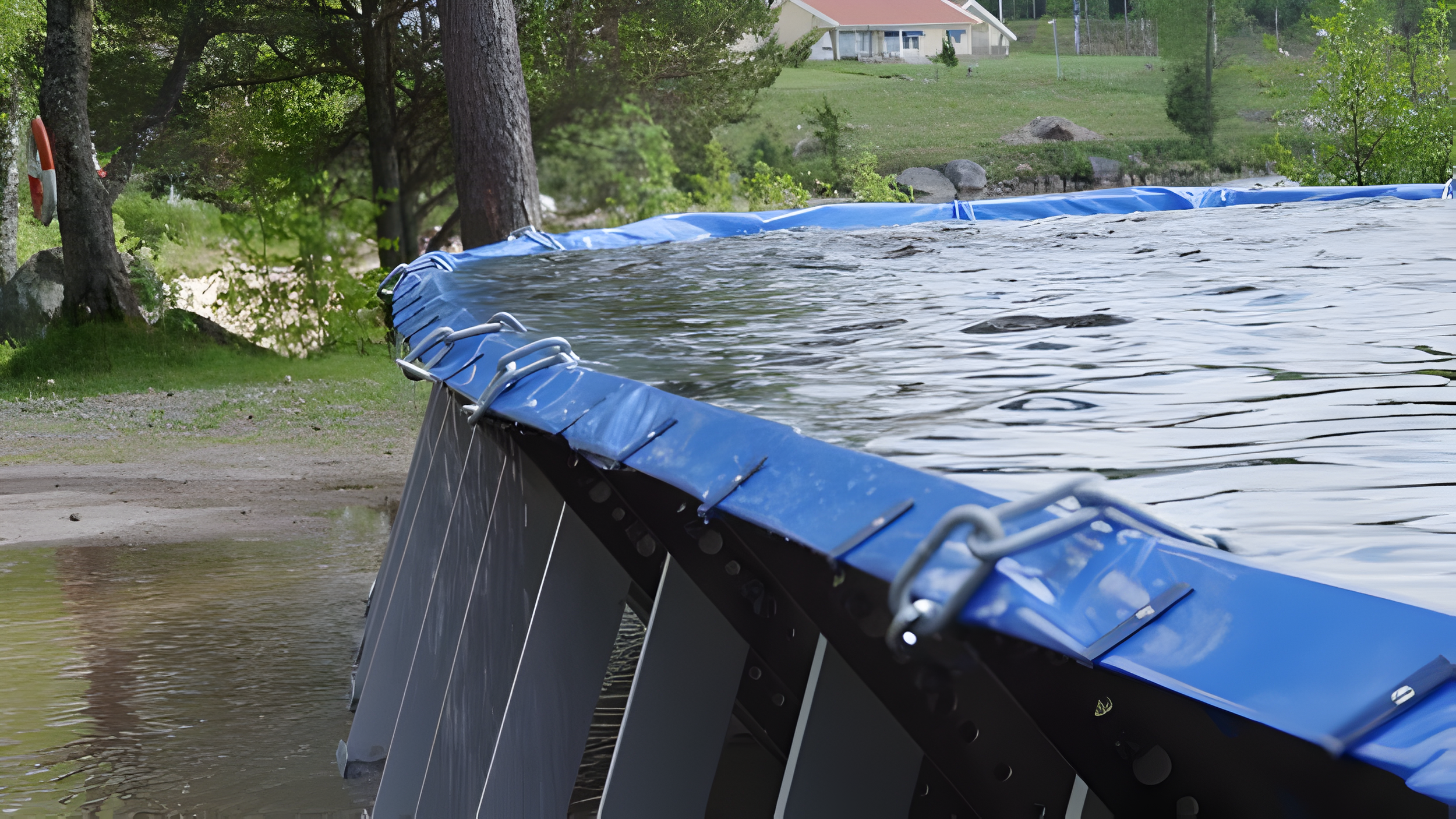 Mobile flood barriers