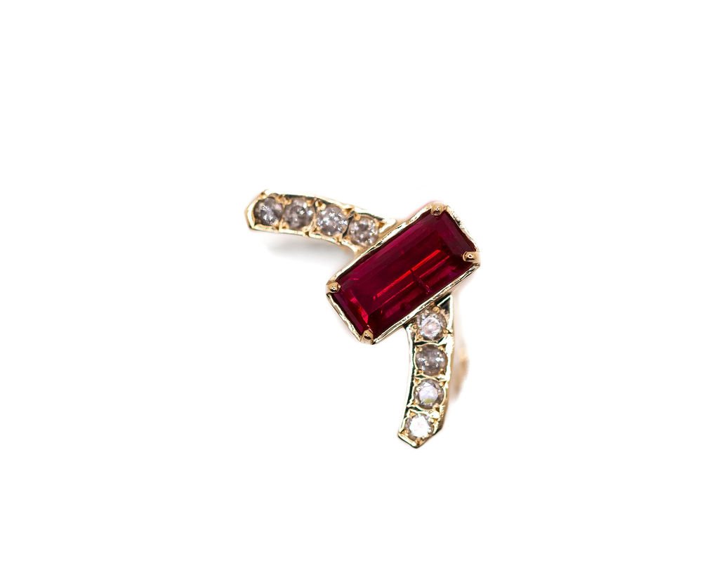 BentonsArtisanGoldJewelry2024HolidayShow095a.jpg