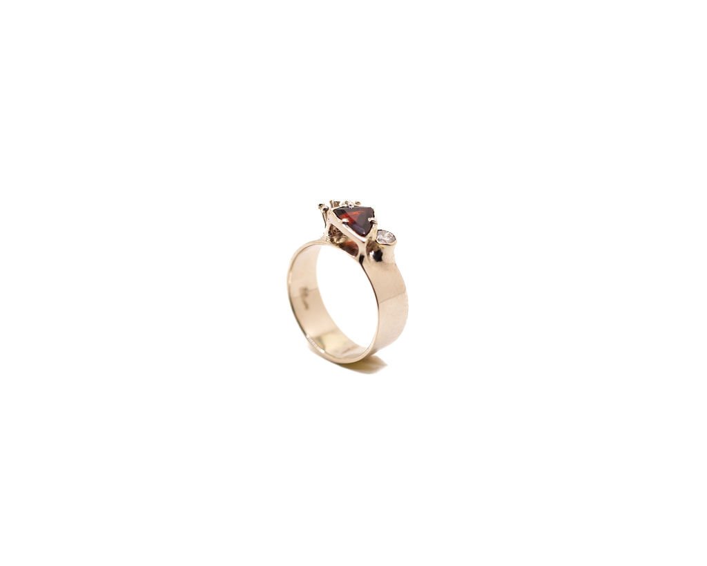BentonsArtisanGoldJewelry2024HolidayShow007.jpg