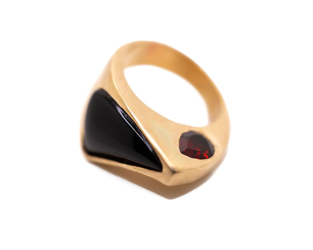 BentonsArtisanGoldJewelry2024HolidayShow092a.jpg
