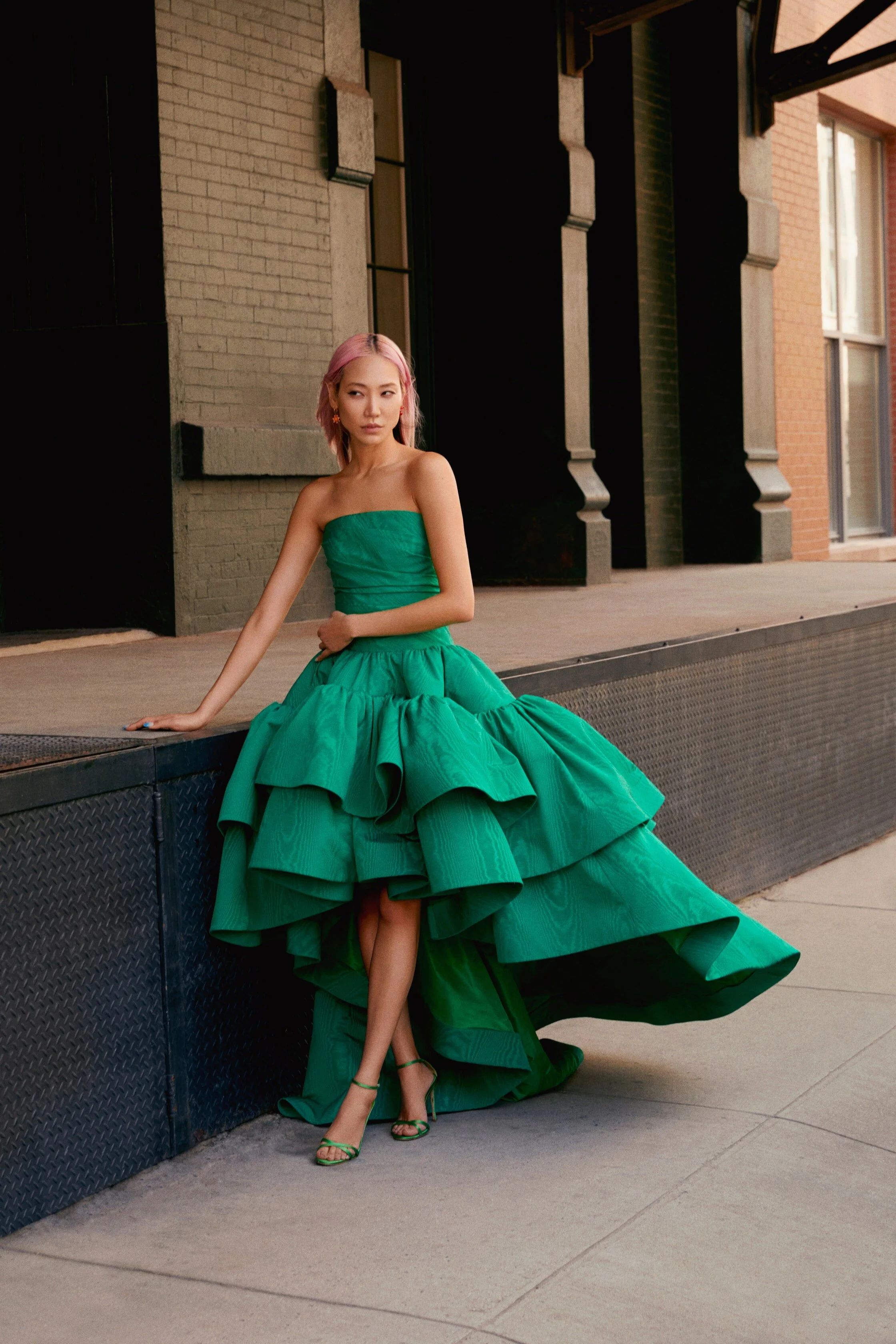 00025-OscardelaRenta-Spring-22-NewYork-credit-brand.jpeg