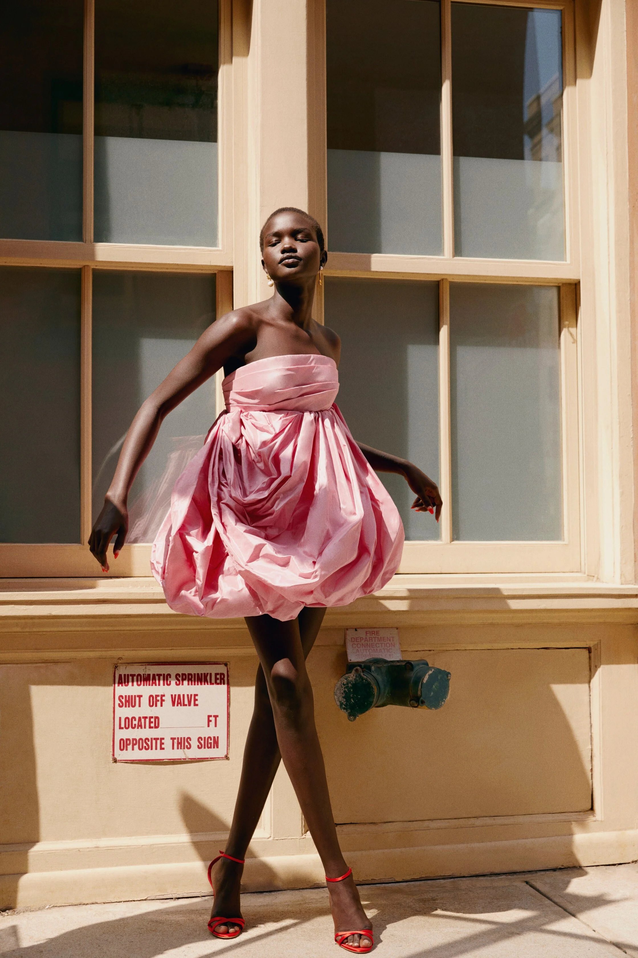 00022-OscardelaRenta-Spring-22-NewYork-credit-brand.jpeg