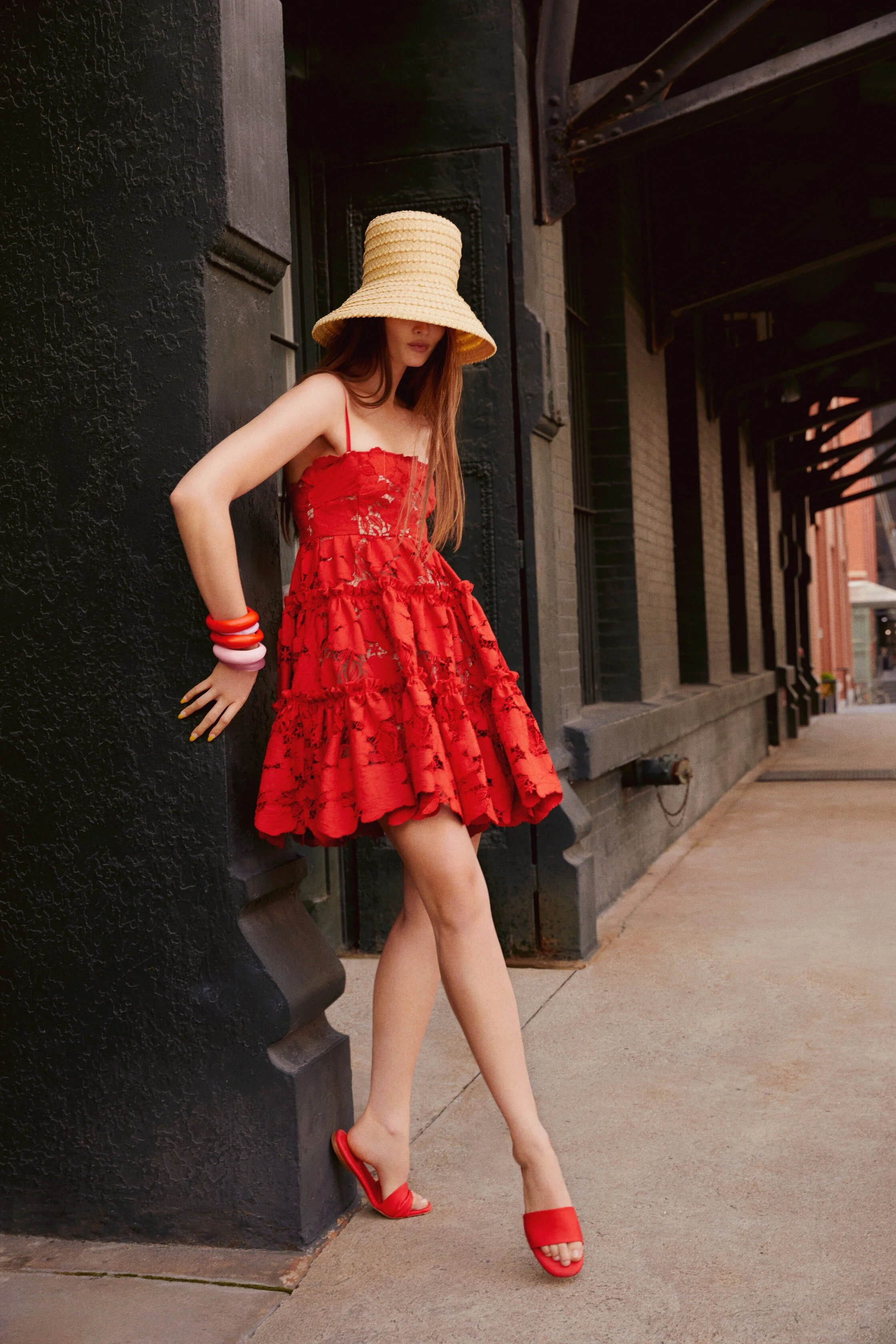 00020-OscardelaRenta-Spring-22-NewYork-credit-brand.jpeg
