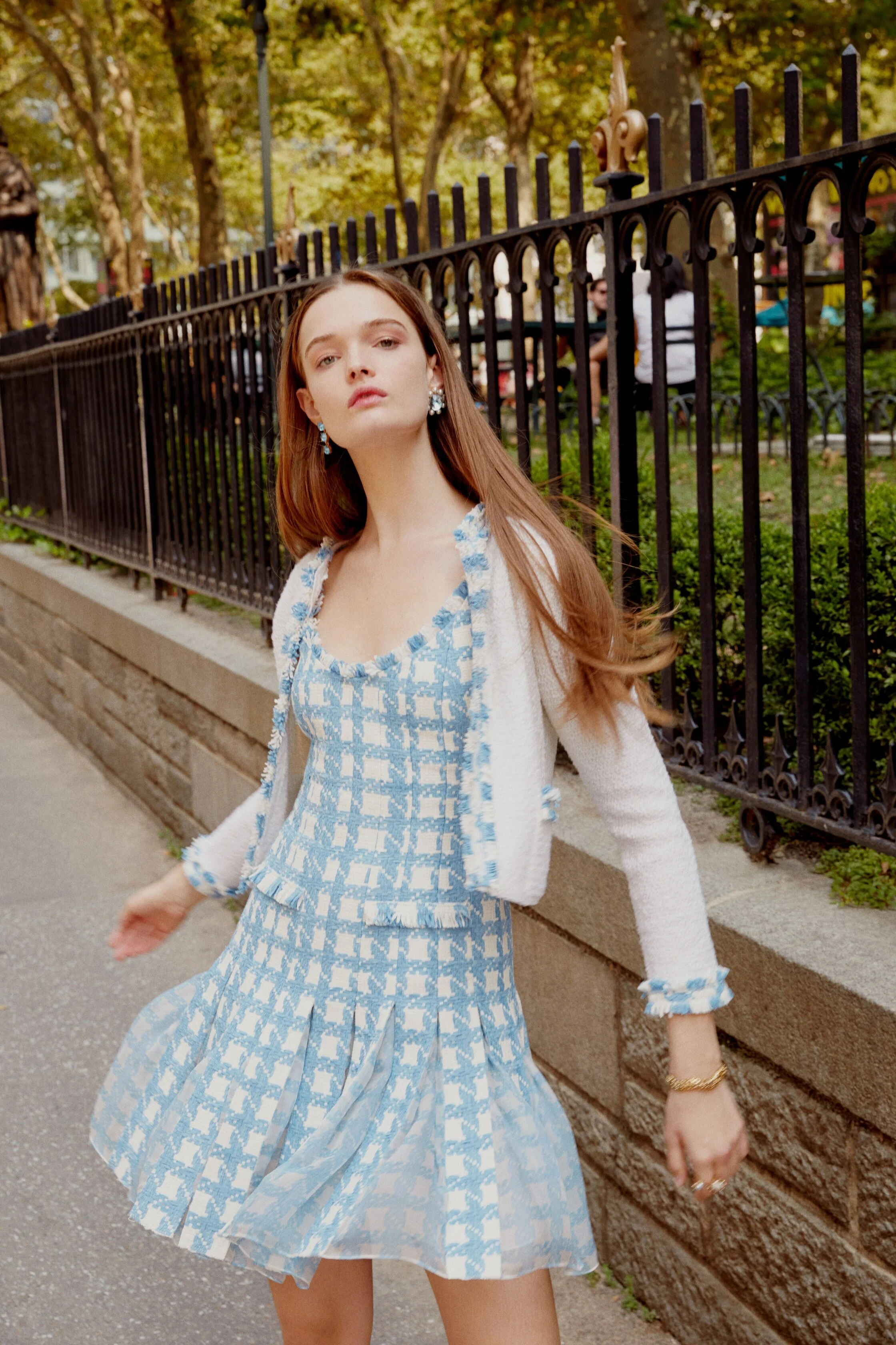 00015-OscardelaRenta-Spring-22-NewYork-credit-brand.jpeg