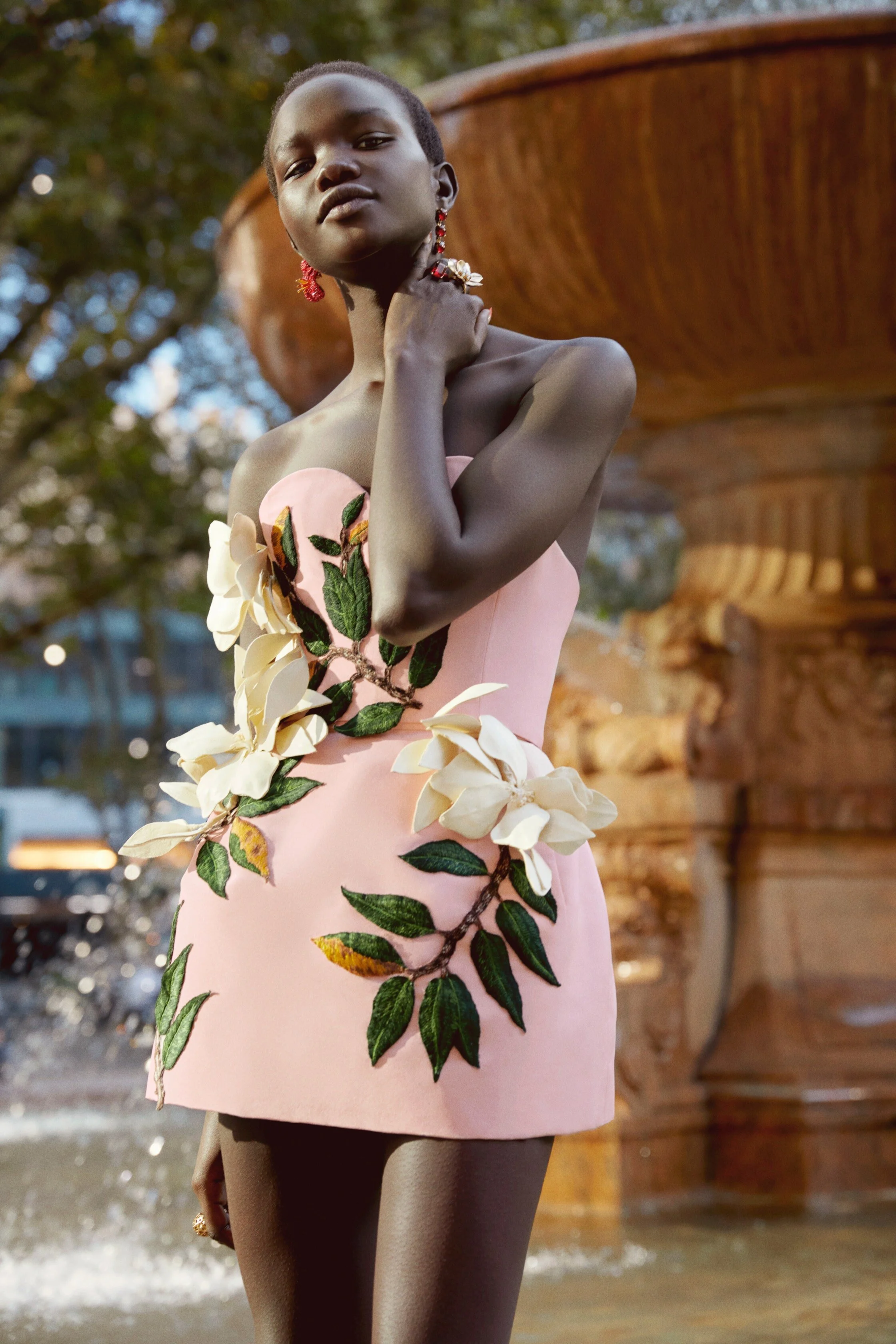 00013-OscardelaRenta-Spring-22-NewYork-credit-brand.jpeg