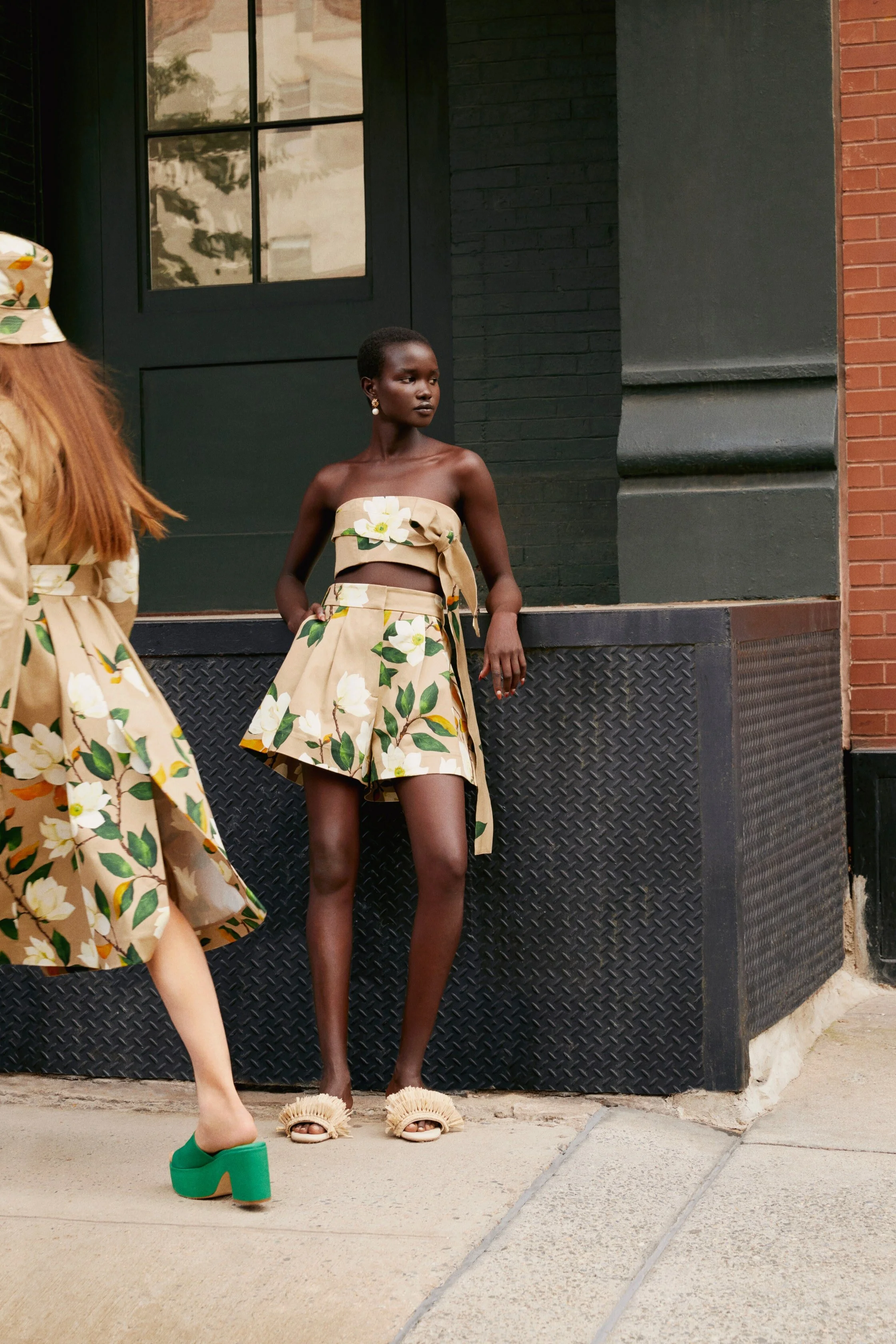 00009-OscardelaRenta-Spring-22-NewYork-credit-brand.jpeg