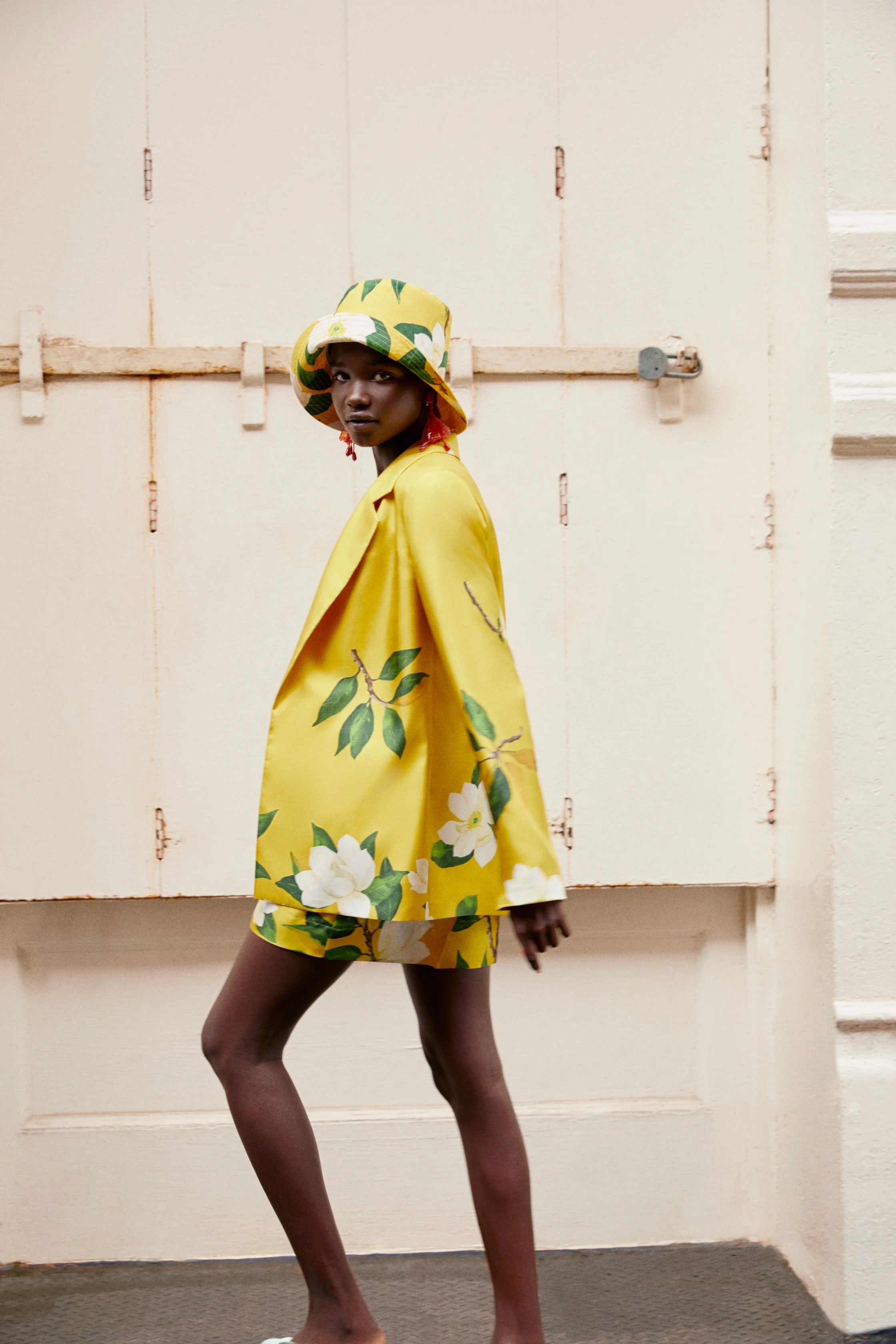 00011-OscardelaRenta-Spring-22-NewYork-credit-brand.jpeg