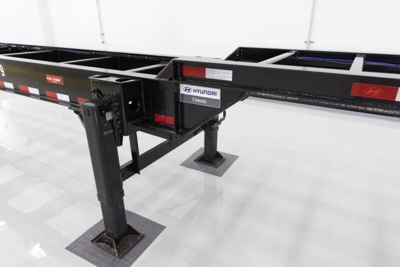 40Gooseneck-LandingGear-800x534.jpg