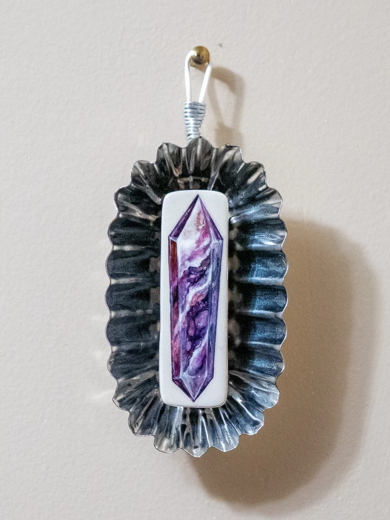 "Hidden Gem: Amethyst SiO₂"