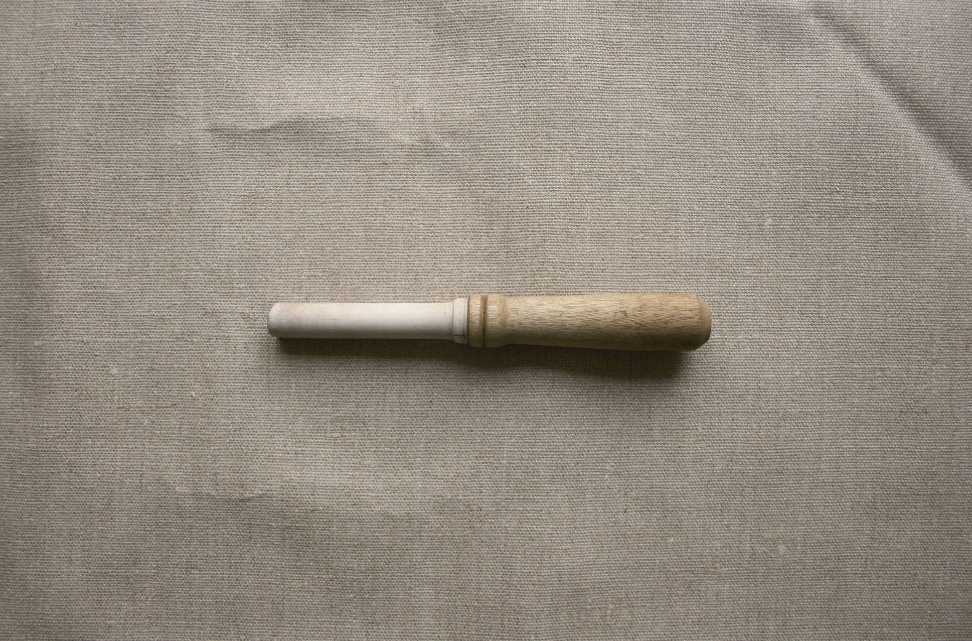 CeramicSharpener_oak_above2_2000px.jpg
