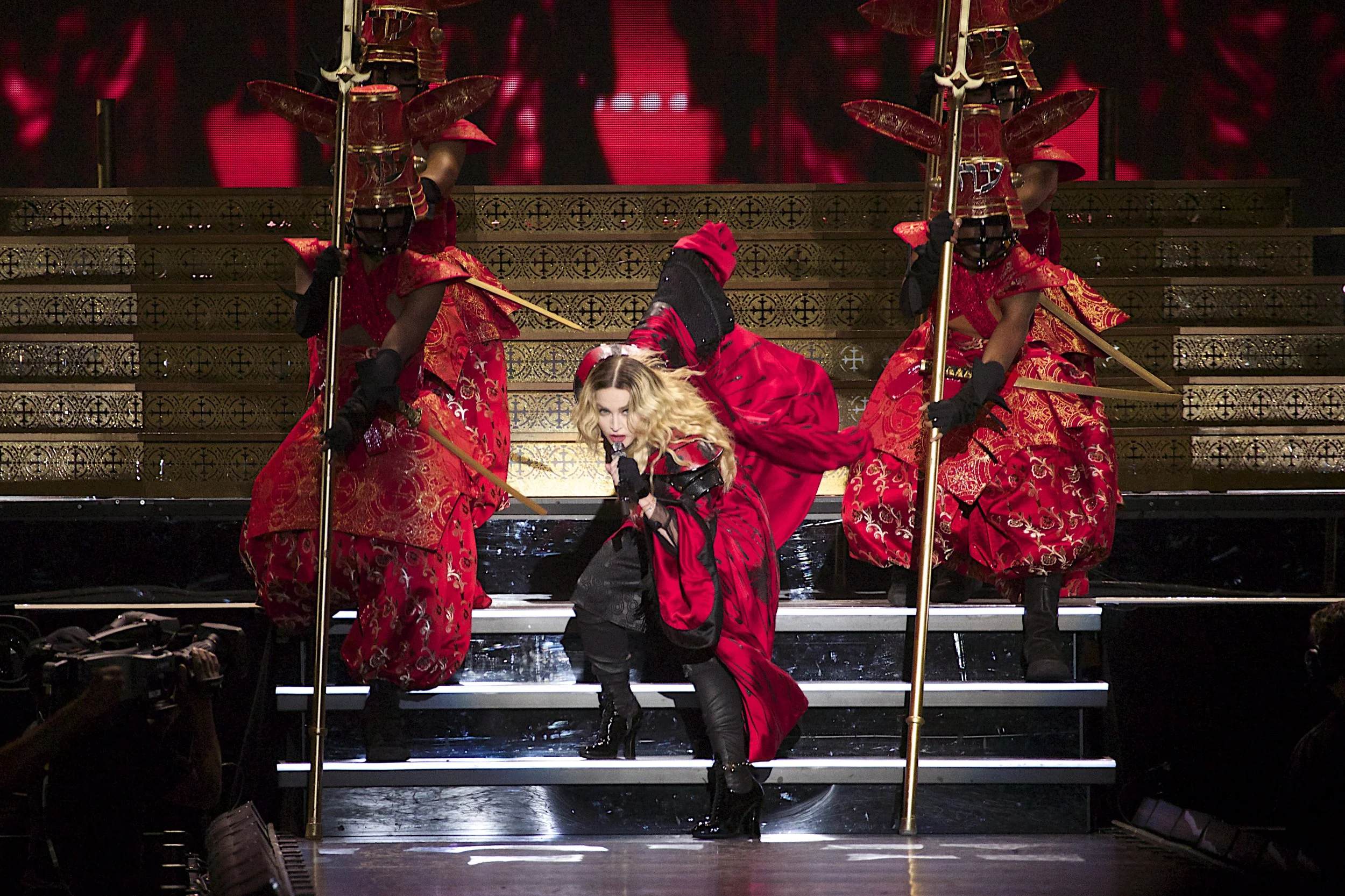 Madonna at MSG 14.jpg
