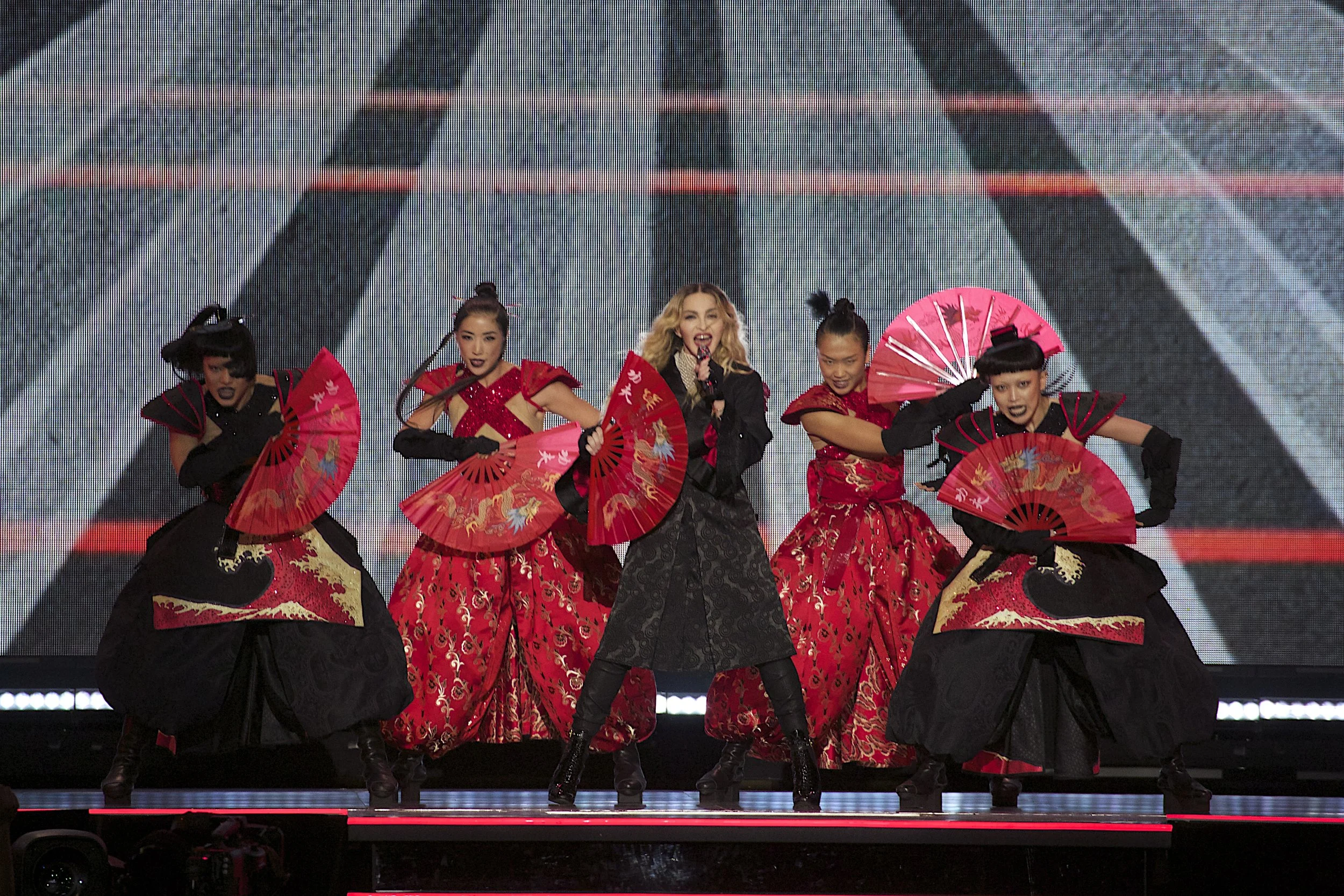 Madonna at MSG 11.jpg