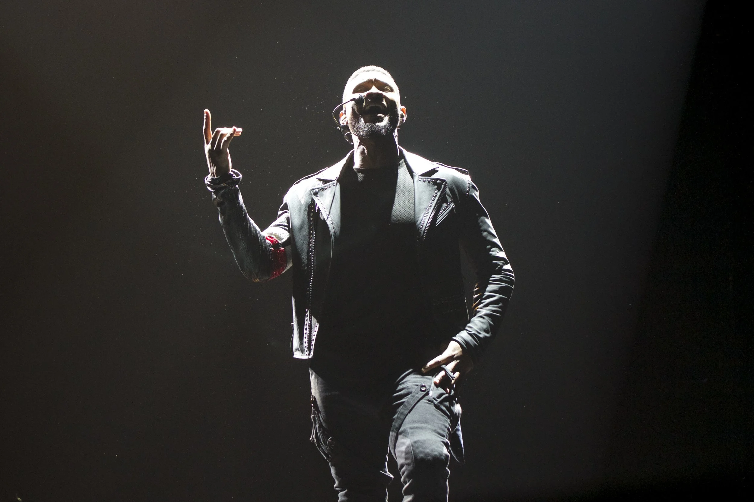 Usher at MSG 4.jpg