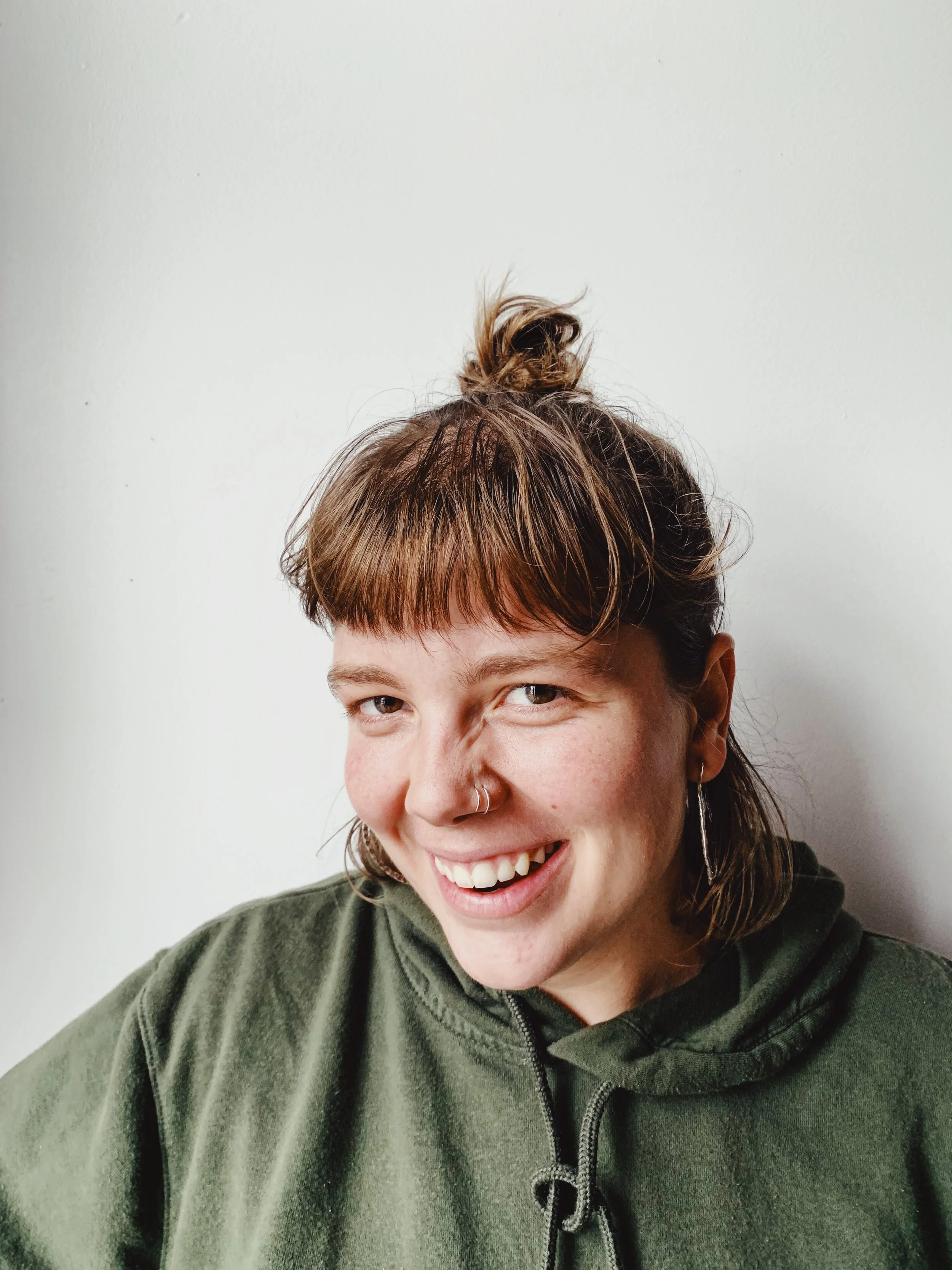 MEET TEACHING ARTIST, ISABELLE!