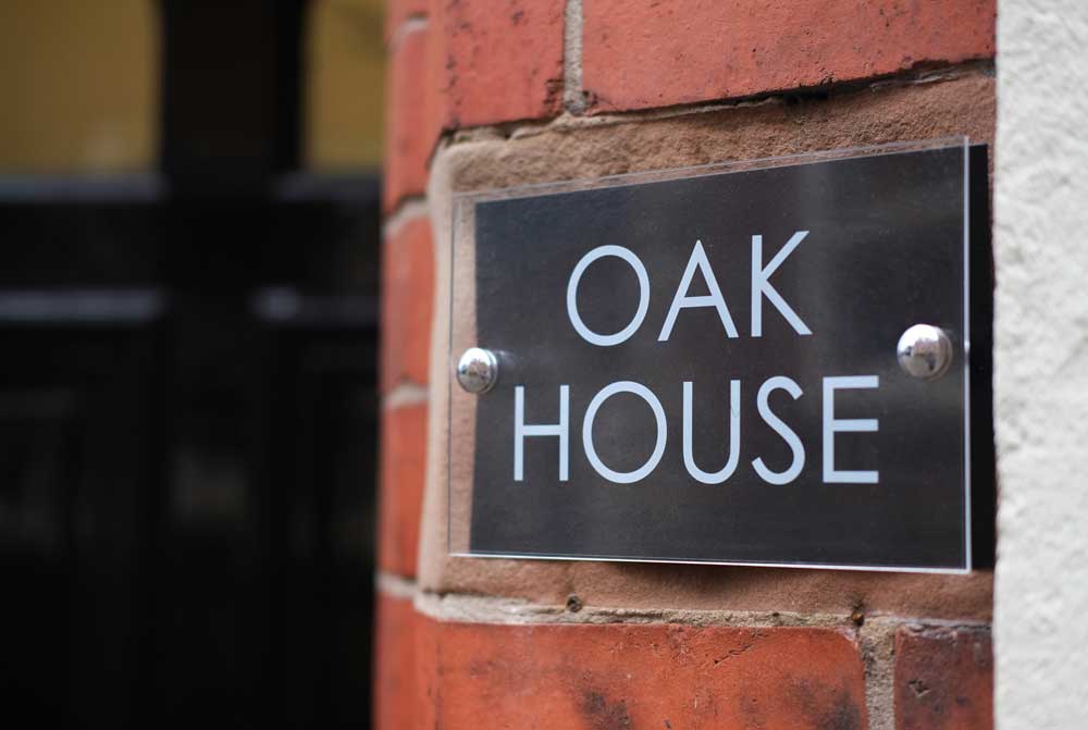 Oak_House_Macclesfield_01.jpg
