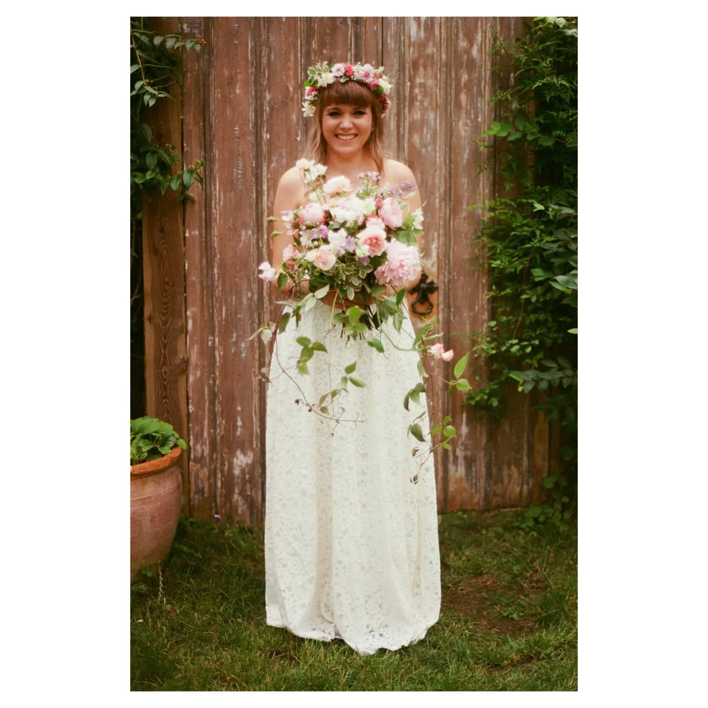 #kodak #portra400 #colourfilm #film #filmisnotdead #filmphotography #kodakportra #analog #analougphotography #photography 
#wedding #firstdance #celebration #bride #istillshootfilm #weddingdress #weddingdance #bridedress
#filmcamera #shotonfilm #wedd
