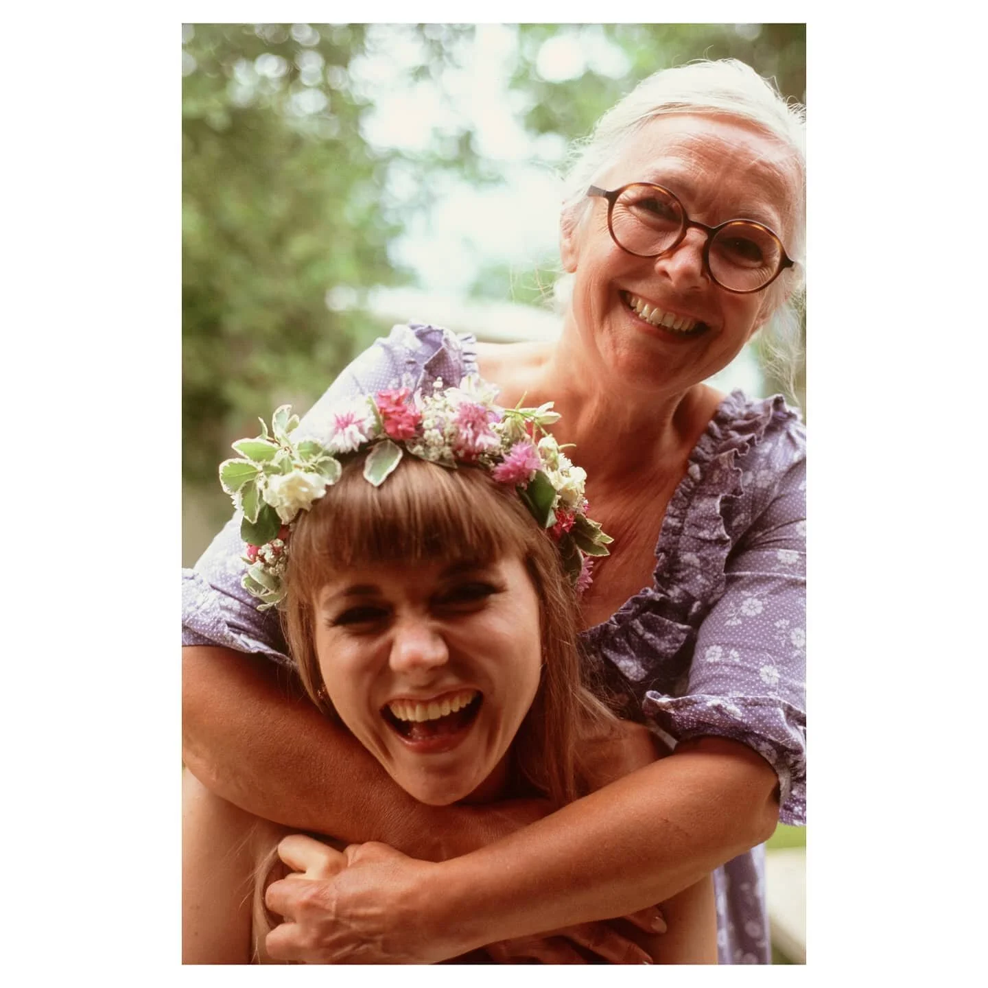 #kodak #portra400 #colourfilm #film #filmisnotdead #filmphotography #kodakportra #analog #bridesmaids #analougphotography #photography 
#wedding #groomsman #celebration #brideandgroom #istillshootfilm #weddingdress #weddingdance
#filmcamera #shotonfi