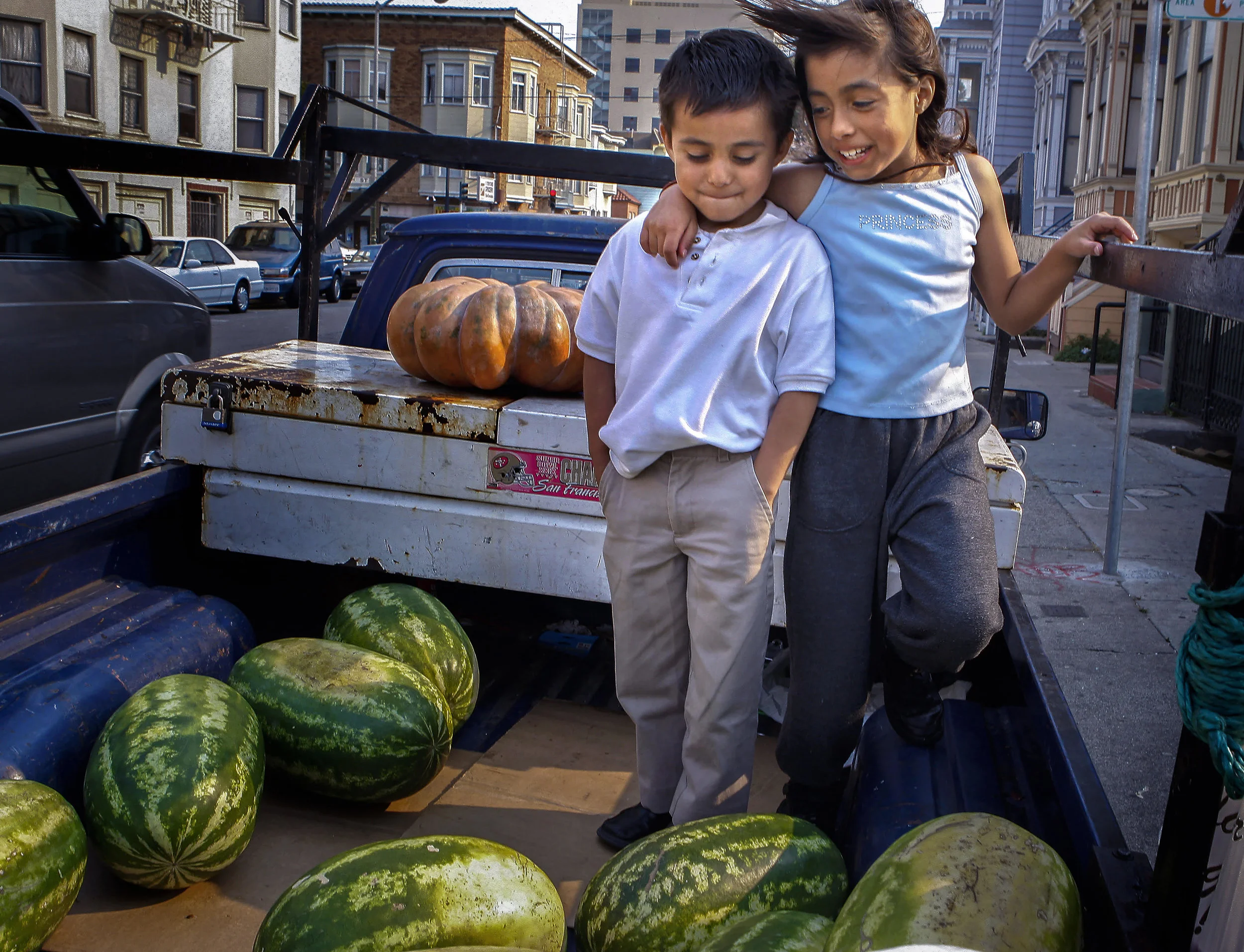 Soul of the Mission — Deanne Fitzmaurice My project is a photographic documentation of the intersection of Latinx culture and Tech culture in the Mission District of San Francisco, telling the visual story in the 8 blocks from 16th Street to 24th Street, primarily along Mission Street and Valencia Street. My hope is to bring attention to what is at stake looking through the lens of culture, history, economics, society and immigration into the social fabric of San Francisco’s oldest neighborhood, a microcosm of what is happening as gentrification and income inequality sweeps across America.