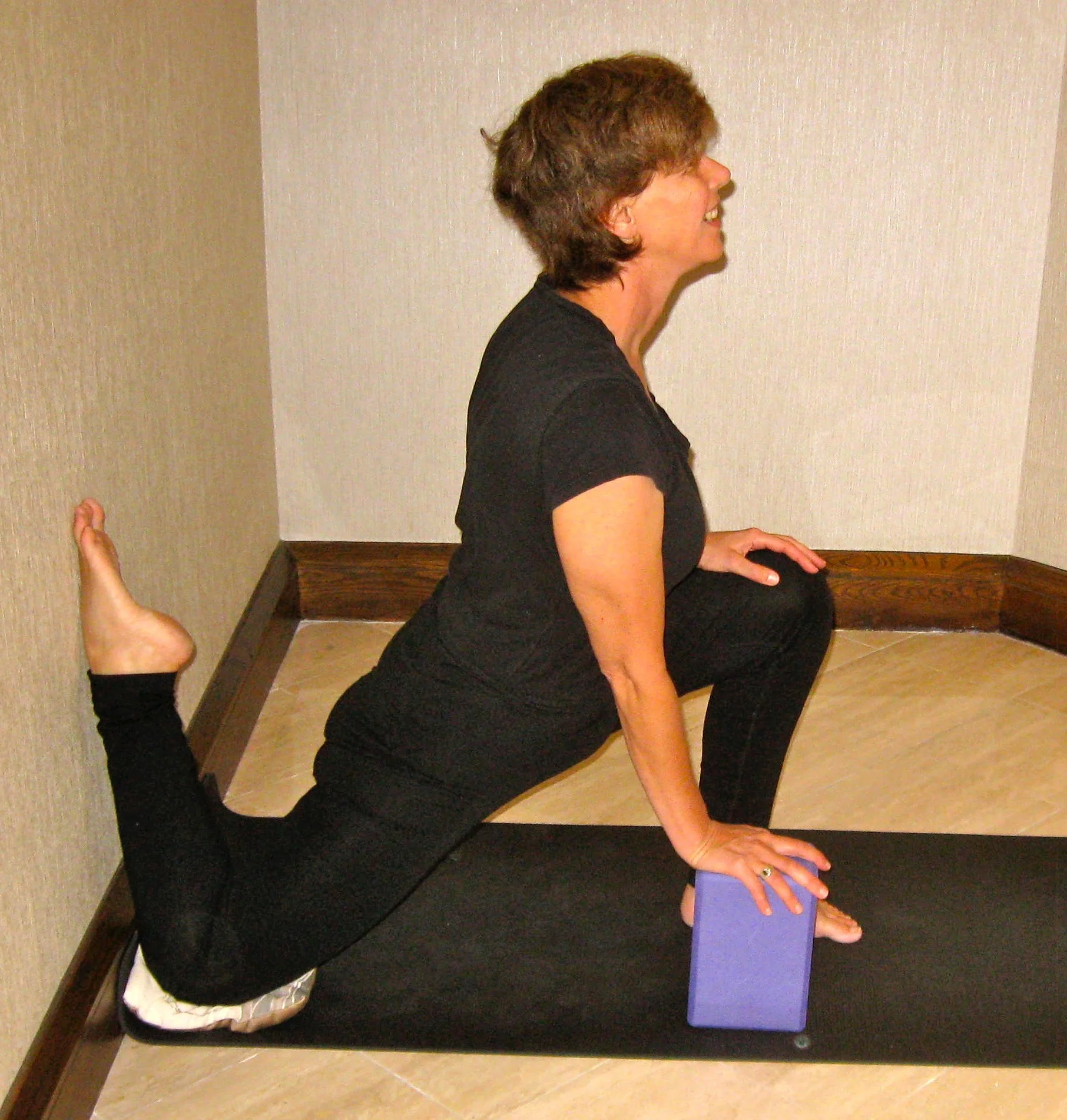 Lunge with shin up wall & block.jpg