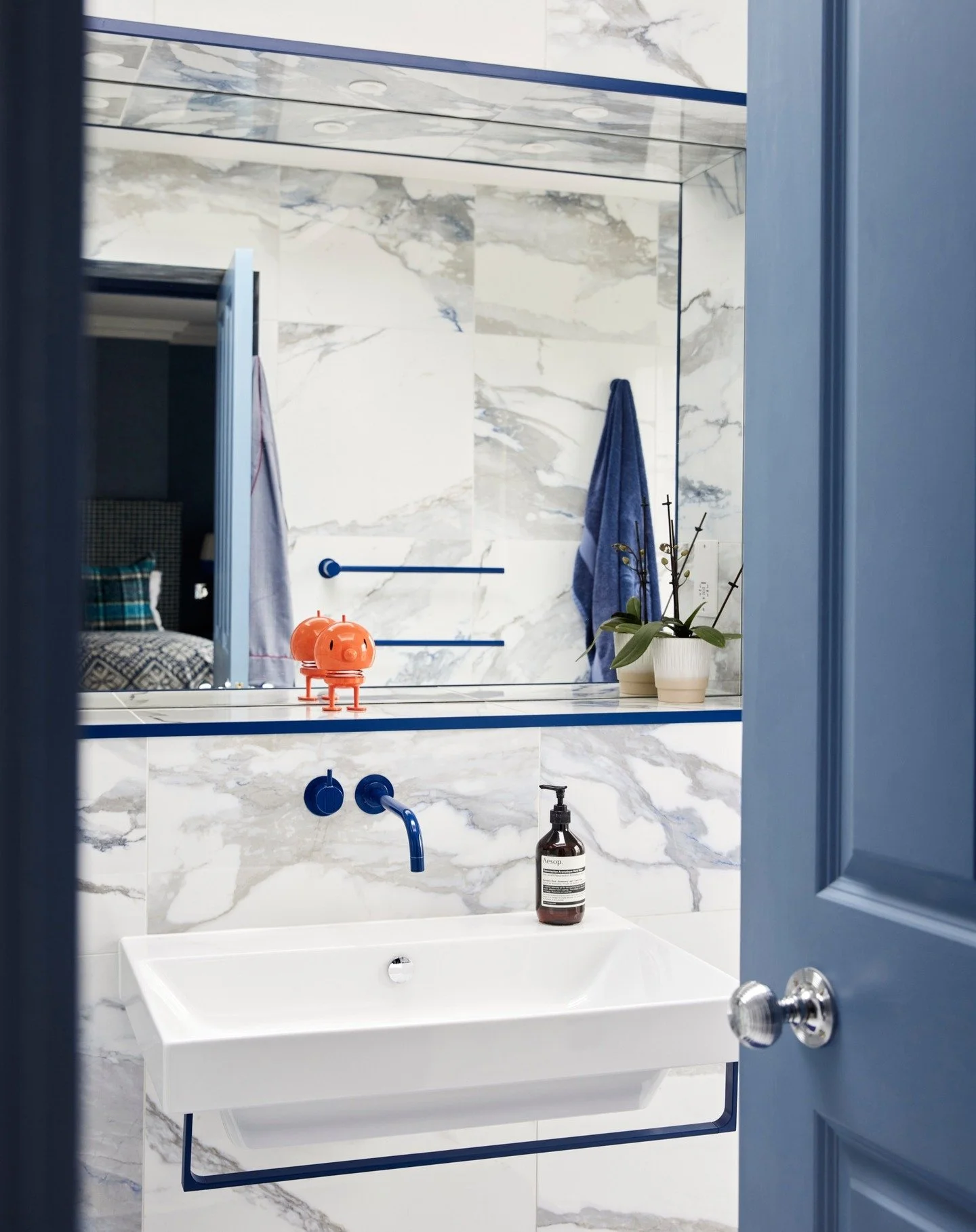 Blue bathroom in Westbourne Park
π· me @likesnicephotos
#photography #photographer #lifestyle #interiordesign #bespoke #interiors #interiorphotography #architecturephotography #blue #marble