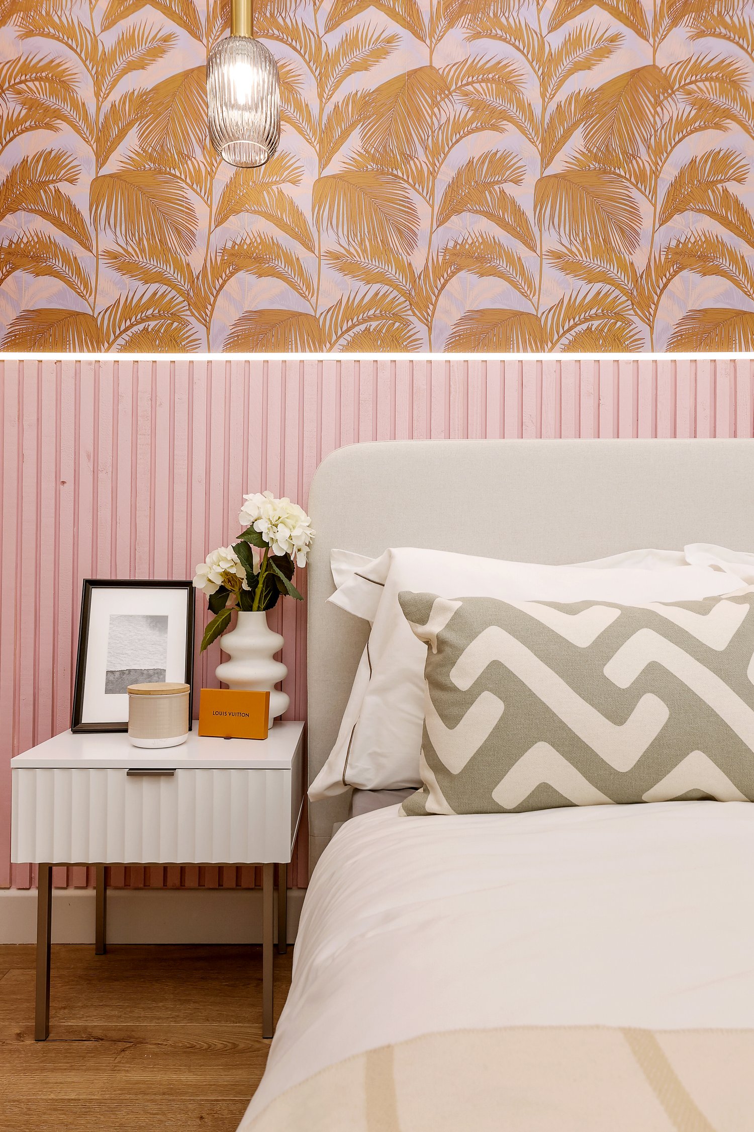 louis vuitton wallpaper for bedroom