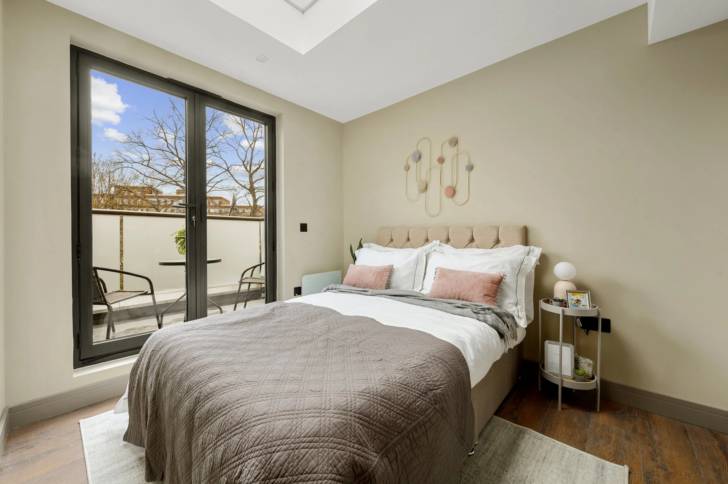 15. Room 2  (2).jpg