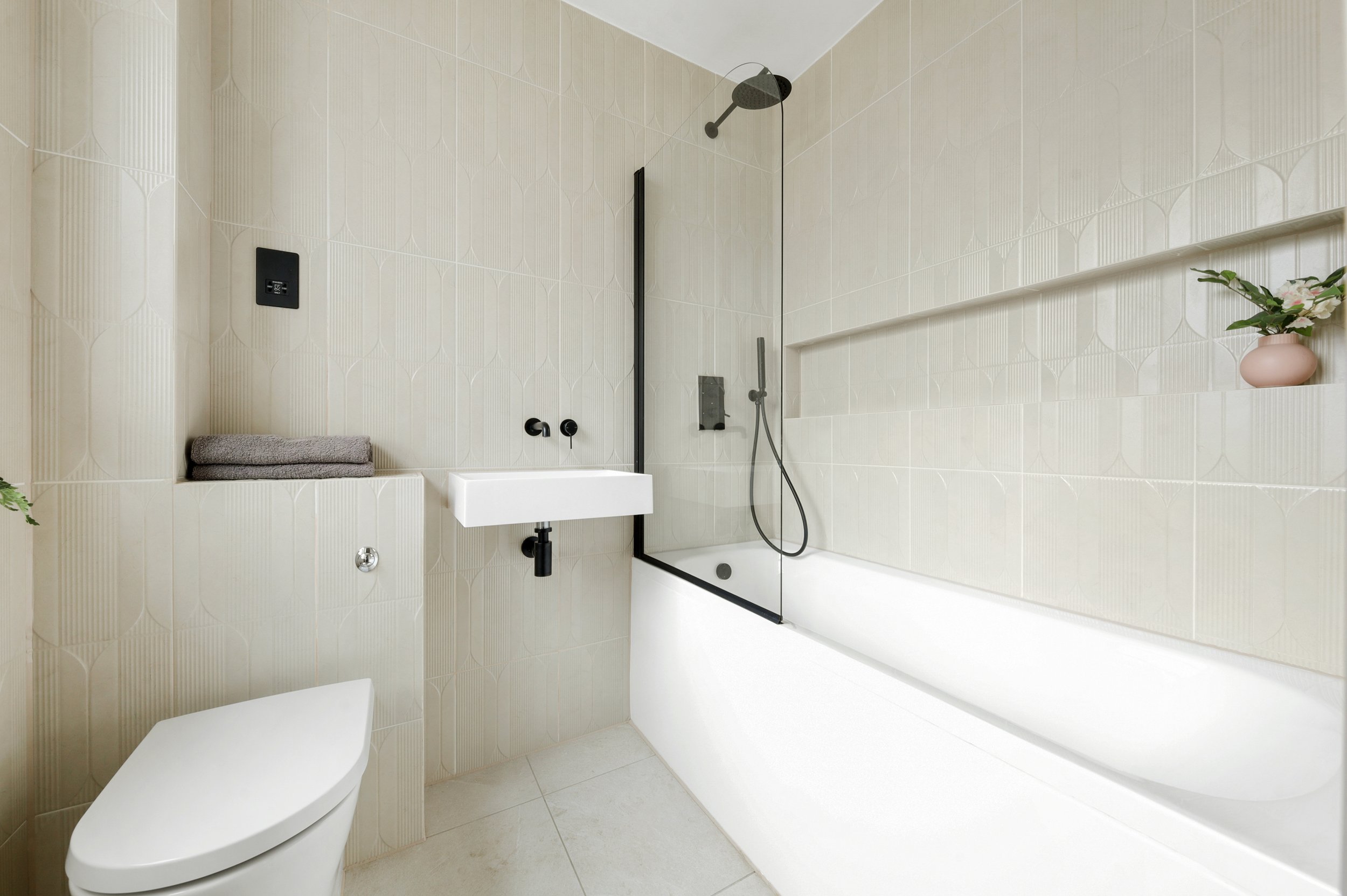 17. Bath 1 (2).JPG
