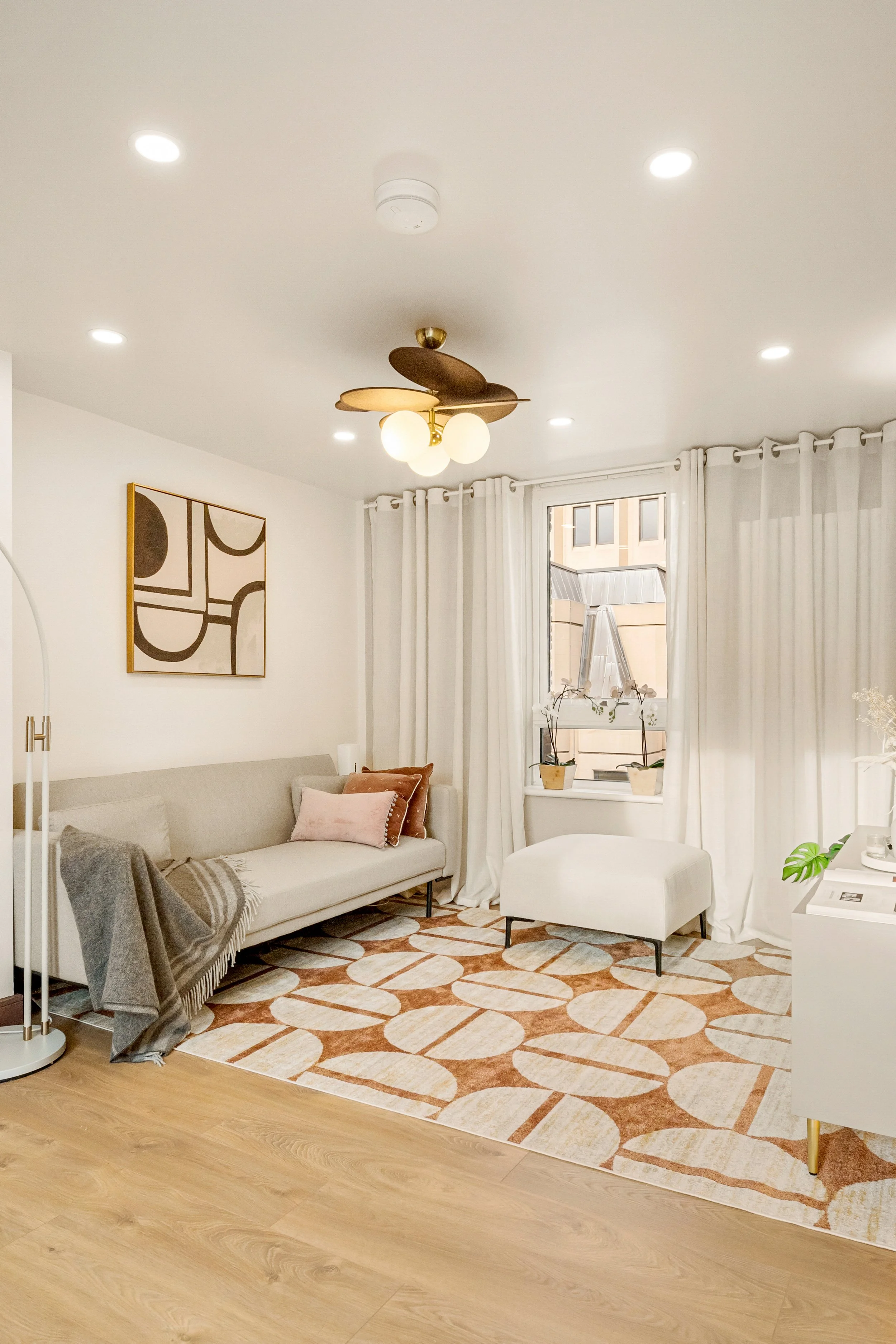 2-Living Room (5).jpg