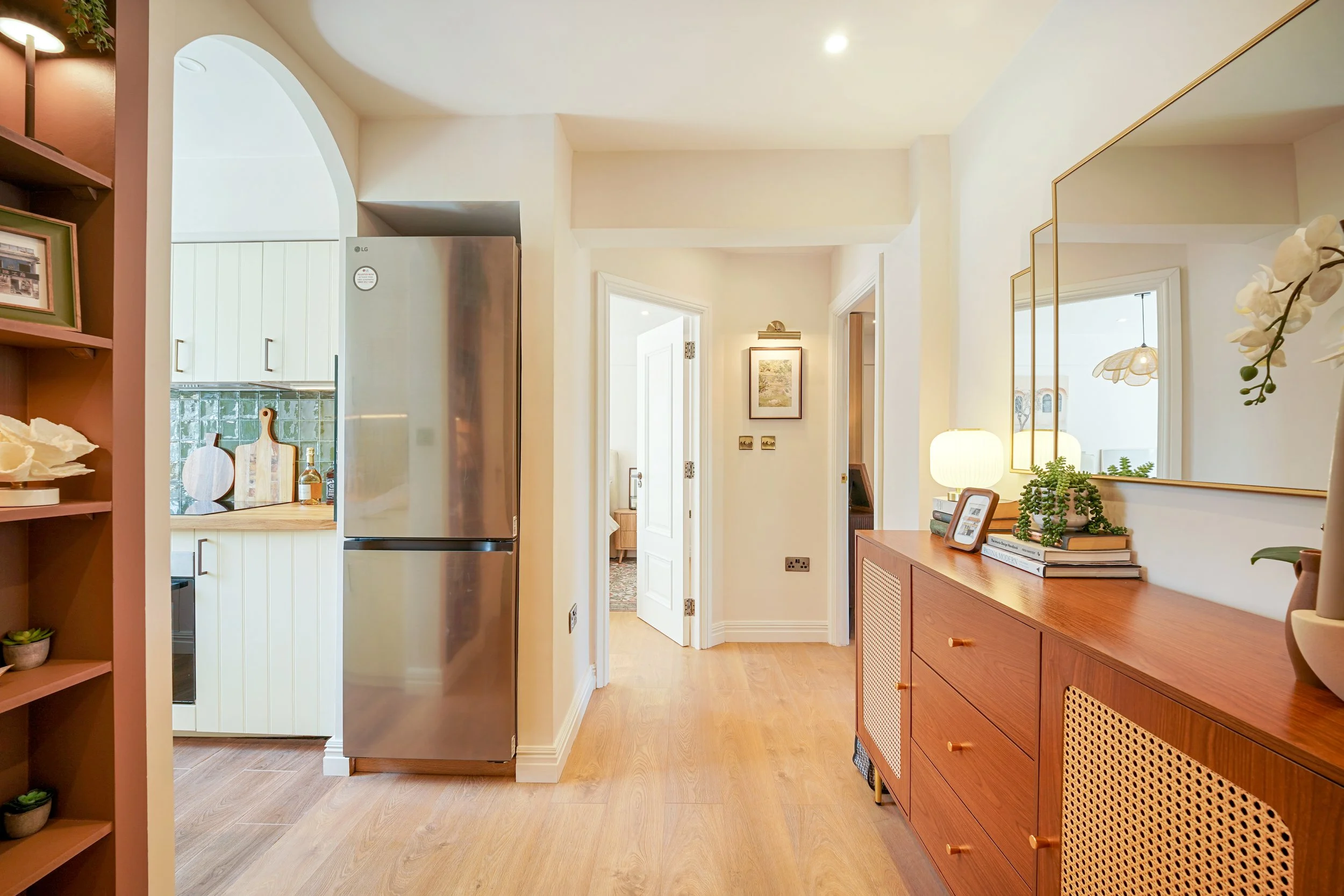 21a Eton Place - 1 Hallway (1).jpg
