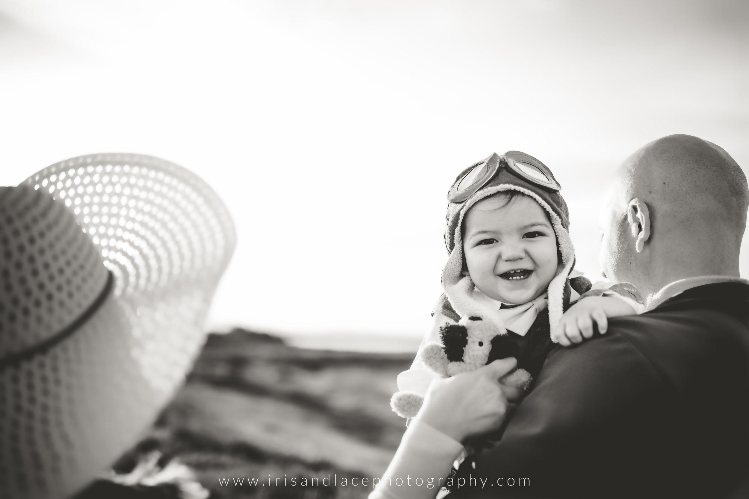 Family Photos with 1 year old  |  Iris and Lace Photography  |  1 year Family Birthday Photos