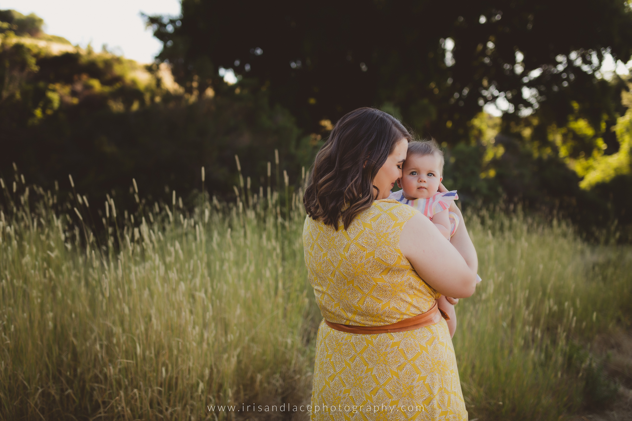 6 month milestone session | Outdoor Family Photos