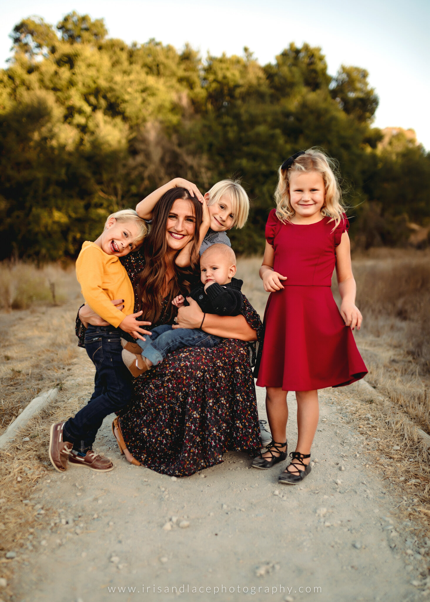 Top Bay Area Family Photographers | Boho Outdoor Unposed Family Pictures in Silicon Valley  |  Iris and Lace Photography
